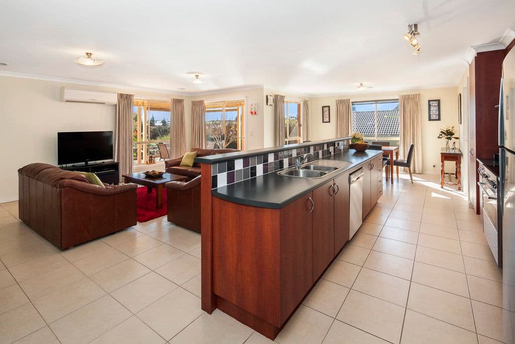 3 Clayton Park Drive, Canadian VIC 3350, Canadian - Thumbnail 3