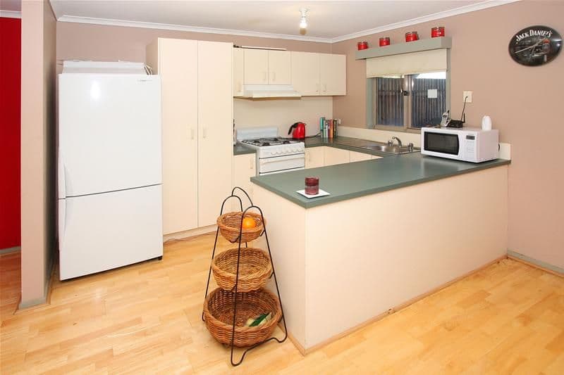 24 Benjamin Close, BUNDOORA VIC 3083, Bundoora - Thumbnail 2