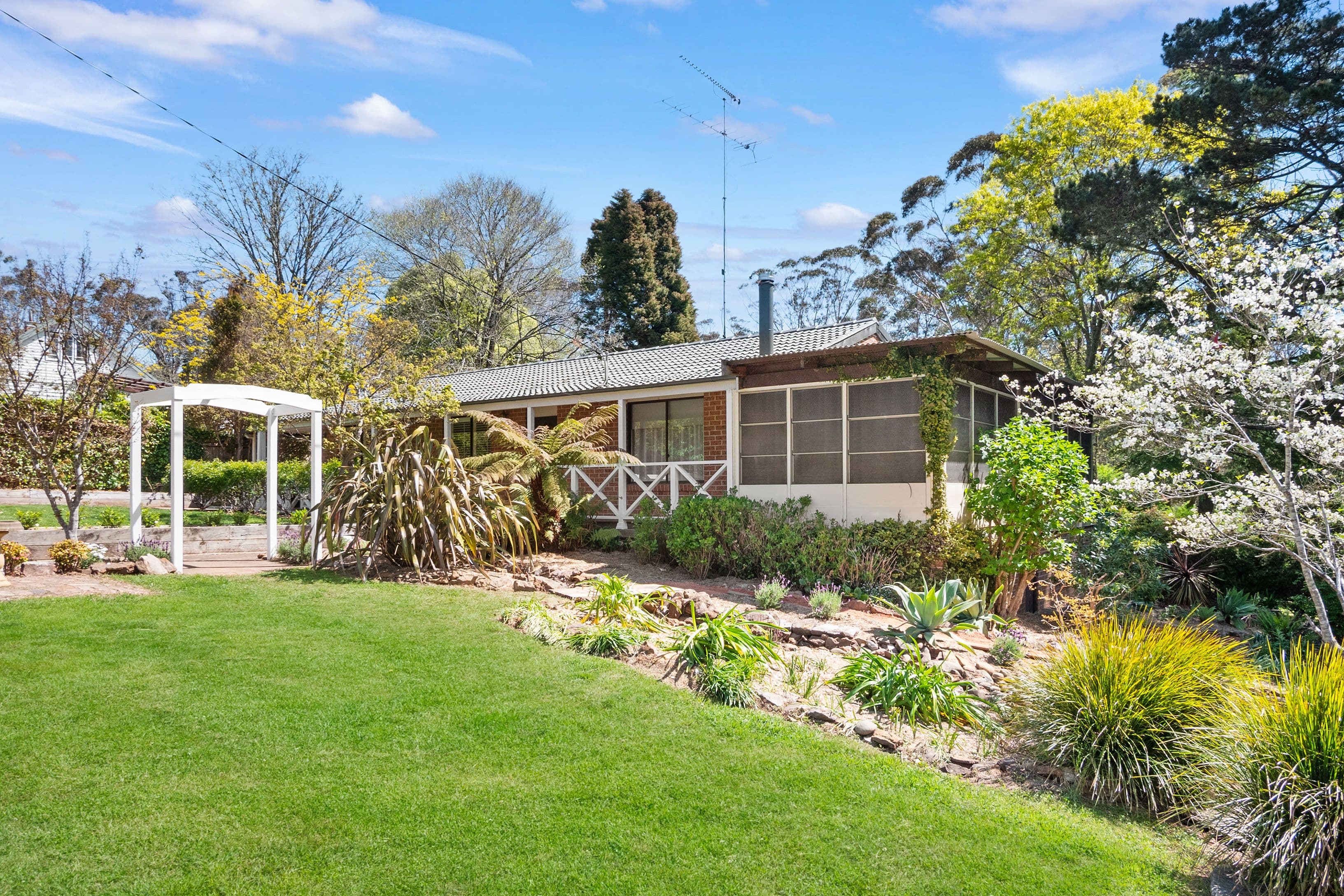 52 Mort Street, Katoomba NSW 2780, Katoomba - Thumbnail 2