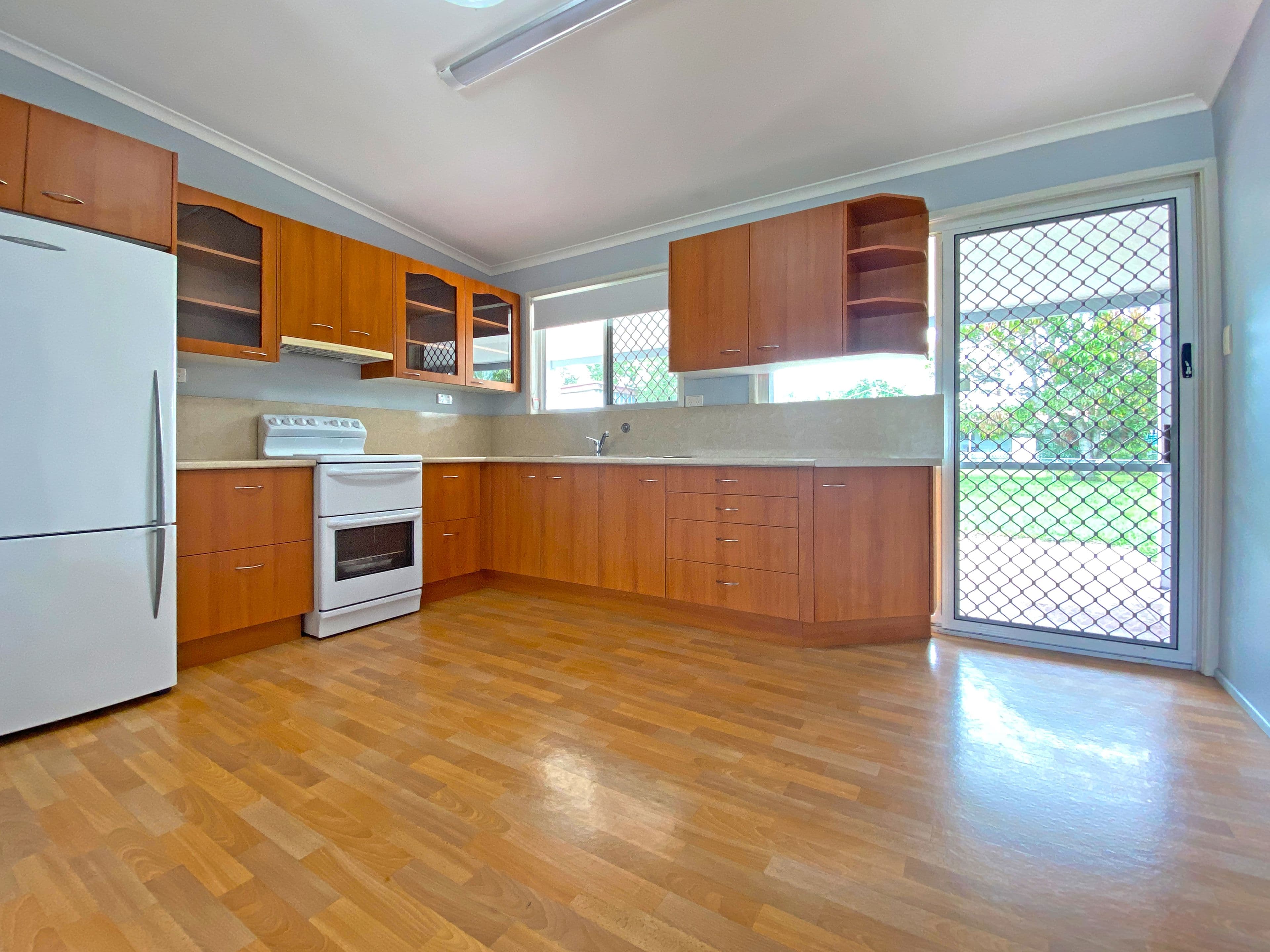 12 Fiona Street, Beachmere QLD 4510, Beachmere - Thumbnail 4