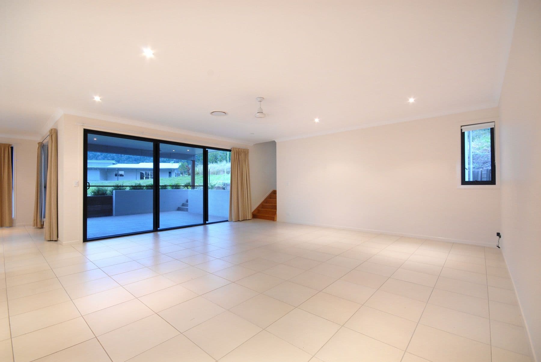 8 Armada Crescent, JUBILEE POCKET QLD 4802, Jubilee Pocket - Thumbnail 3