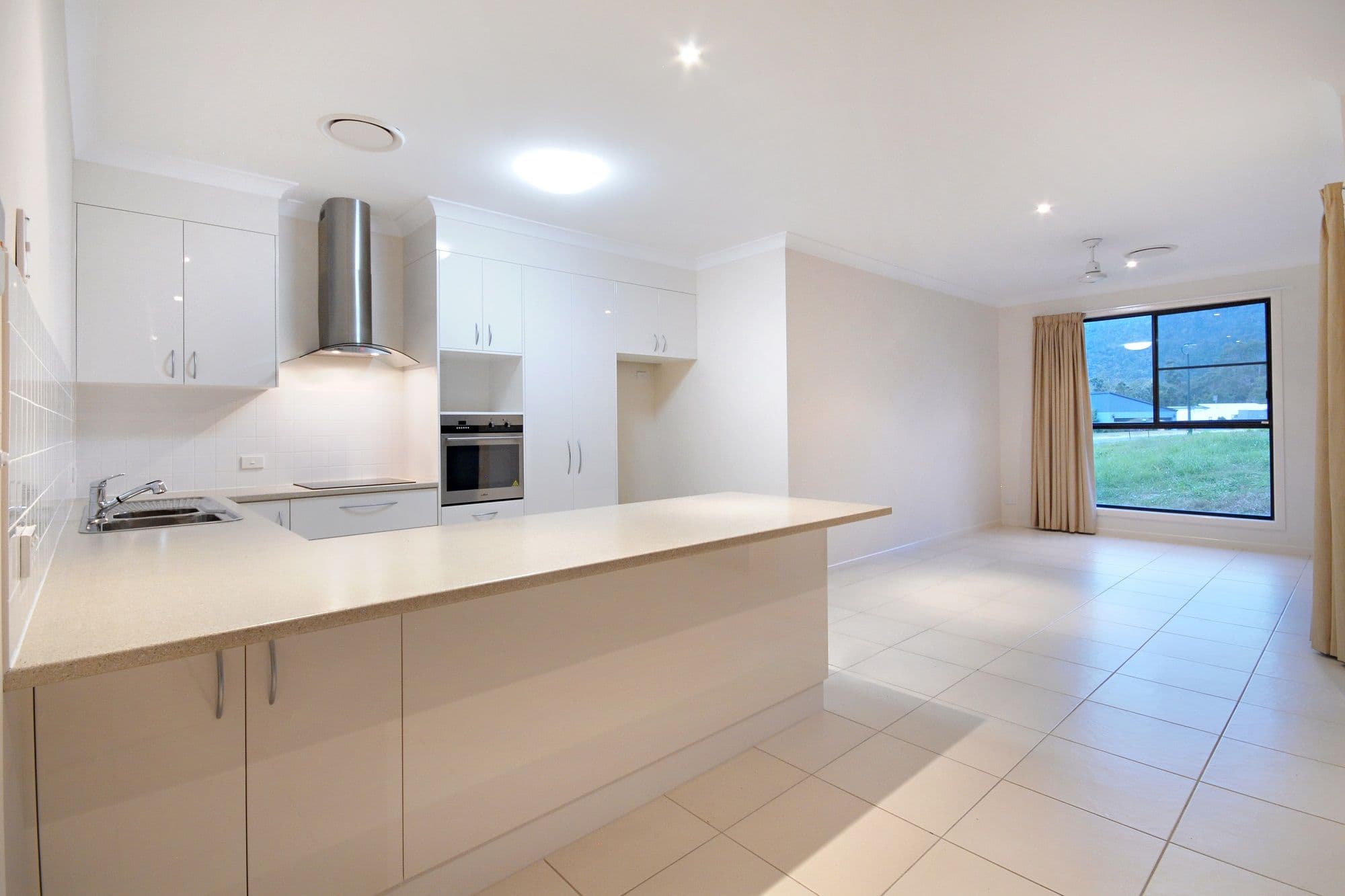 8 Armada Crescent, JUBILEE POCKET QLD 4802, Jubilee Pocket - Thumbnail 5