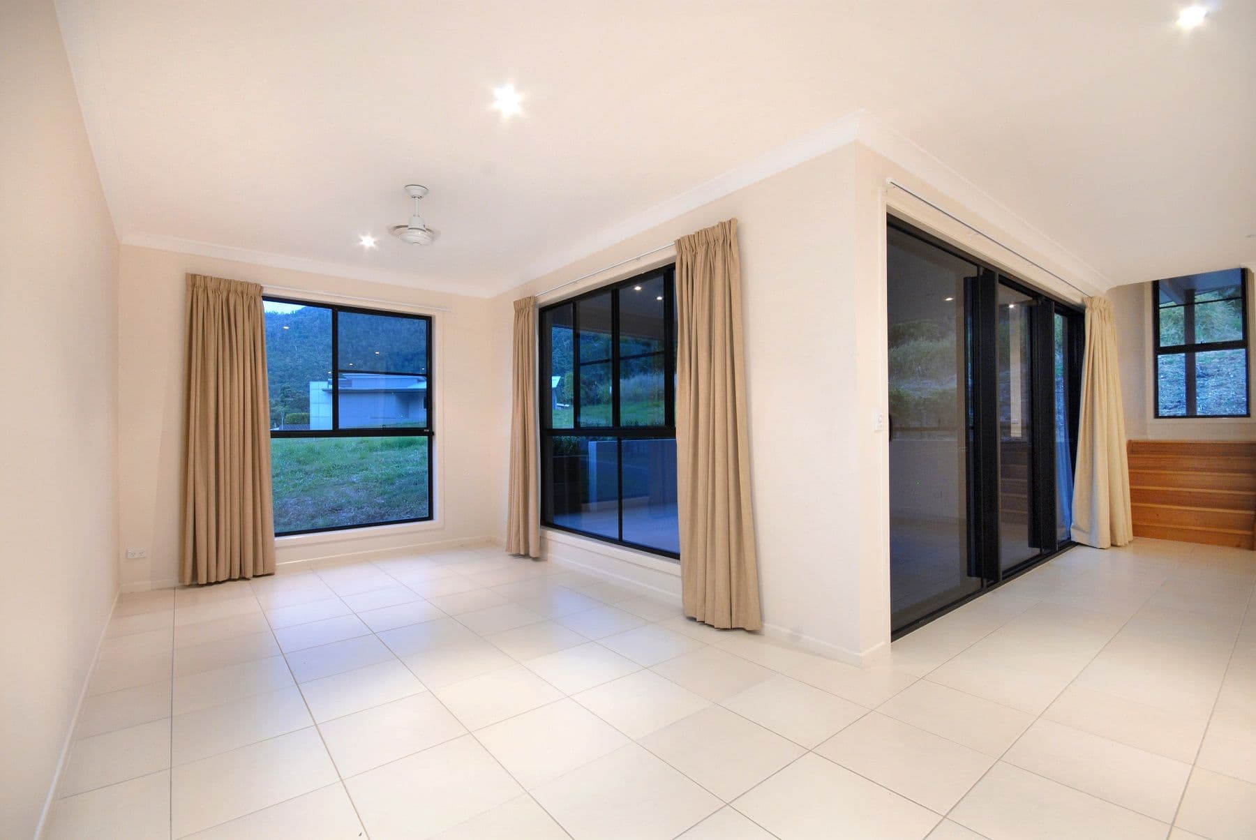 8 Armada Crescent, JUBILEE POCKET QLD 4802, Jubilee Pocket - Thumbnail 7