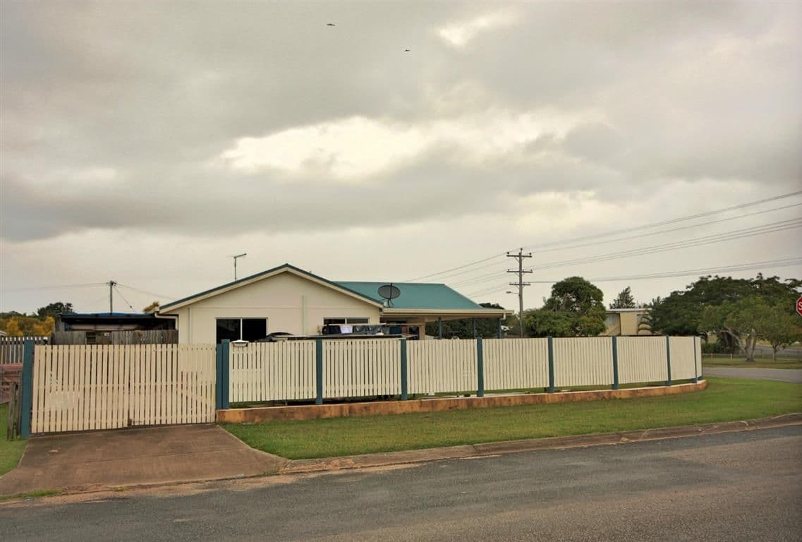 2 Hans Christian Street, SARINA QLD 4737, Sarina - Thumbnail 2