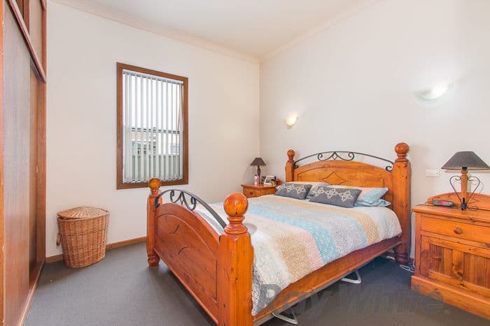 28 Village Bay Close, Marks Point - Thumbnail 7
