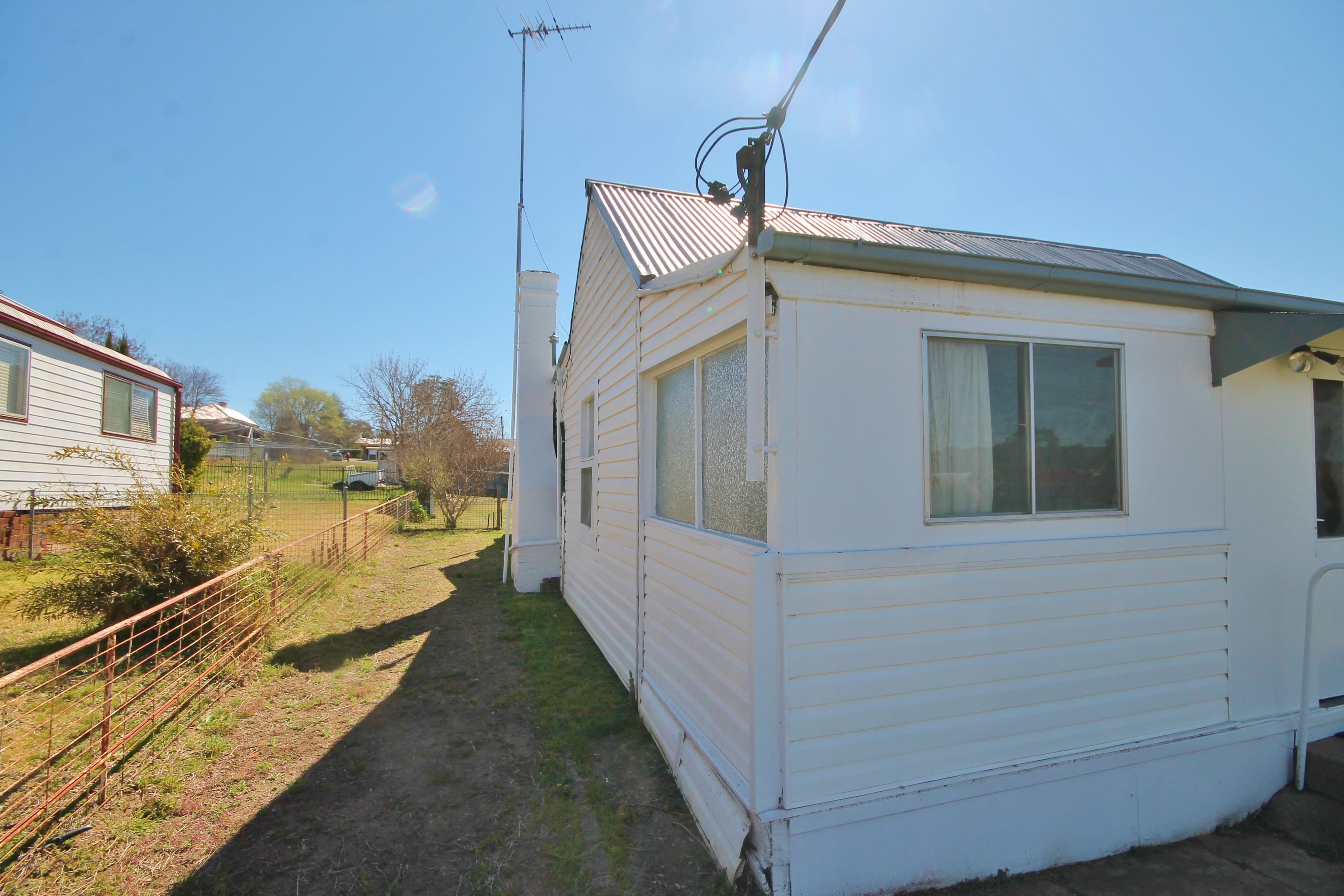 13 Yass Street, Young NSW 2594, Young - Thumbnail 6