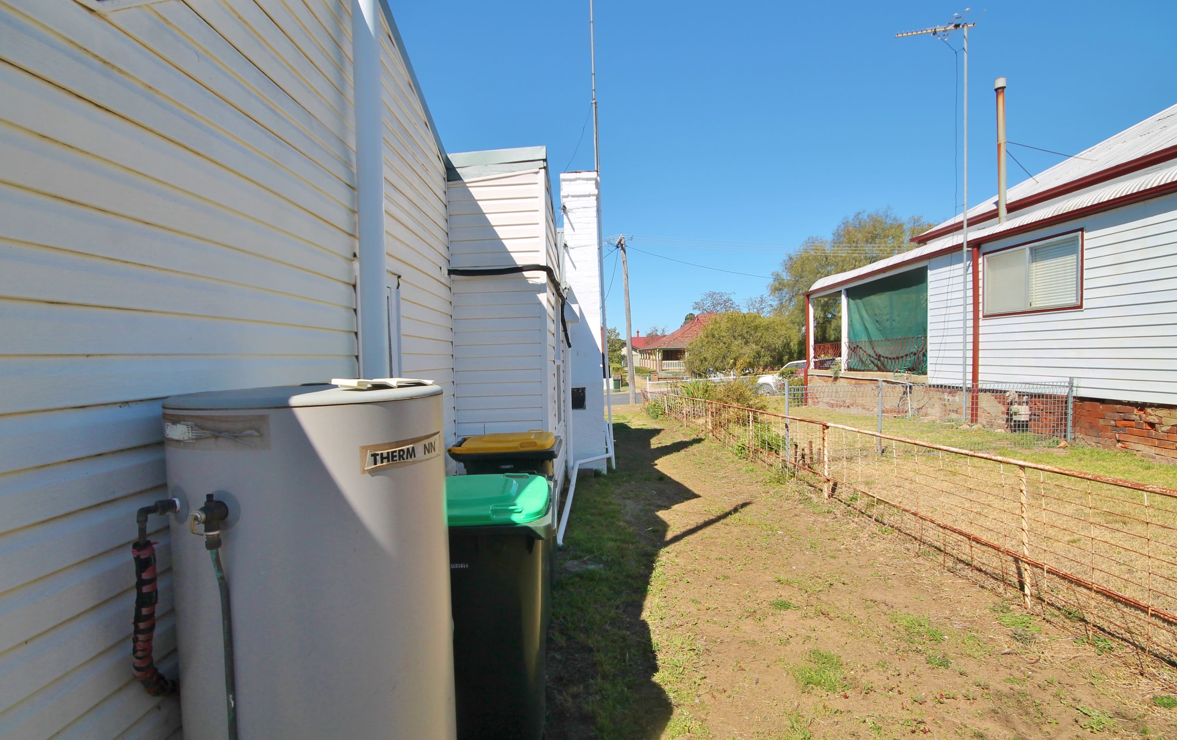 13 Yass Street, Young NSW 2594, Young - Thumbnail 8