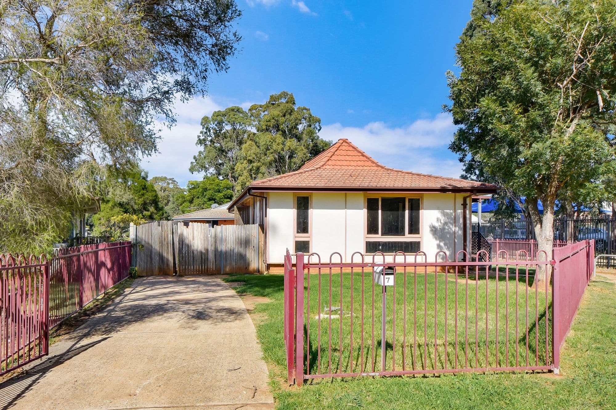 7 Elizabeth Way, Airds - Image 1