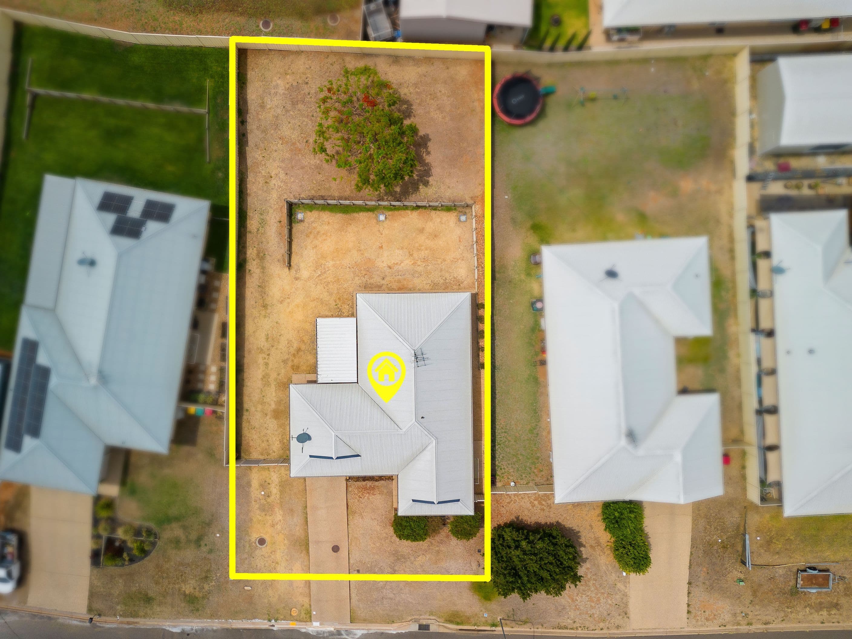 24 Scenic Drive, Emerald QLD 4720, Emerald - Thumbnail 2