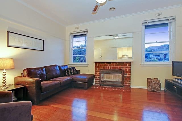 4 Armstrong Street, RESERVOIR VIC 3073, Reservoir - Thumbnail 2
