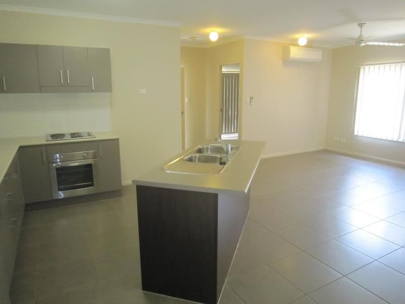 43 Timberlea Drive E, BENTLEY PARK QLD 4869, Bentley Park - Thumbnail 2