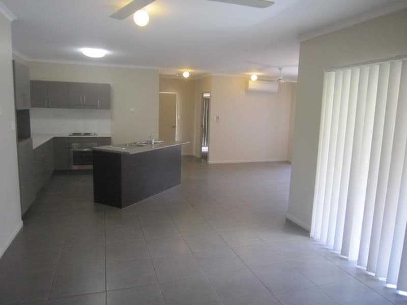43 Timberlea Drive E, BENTLEY PARK QLD 4869, Bentley Park - Thumbnail 8