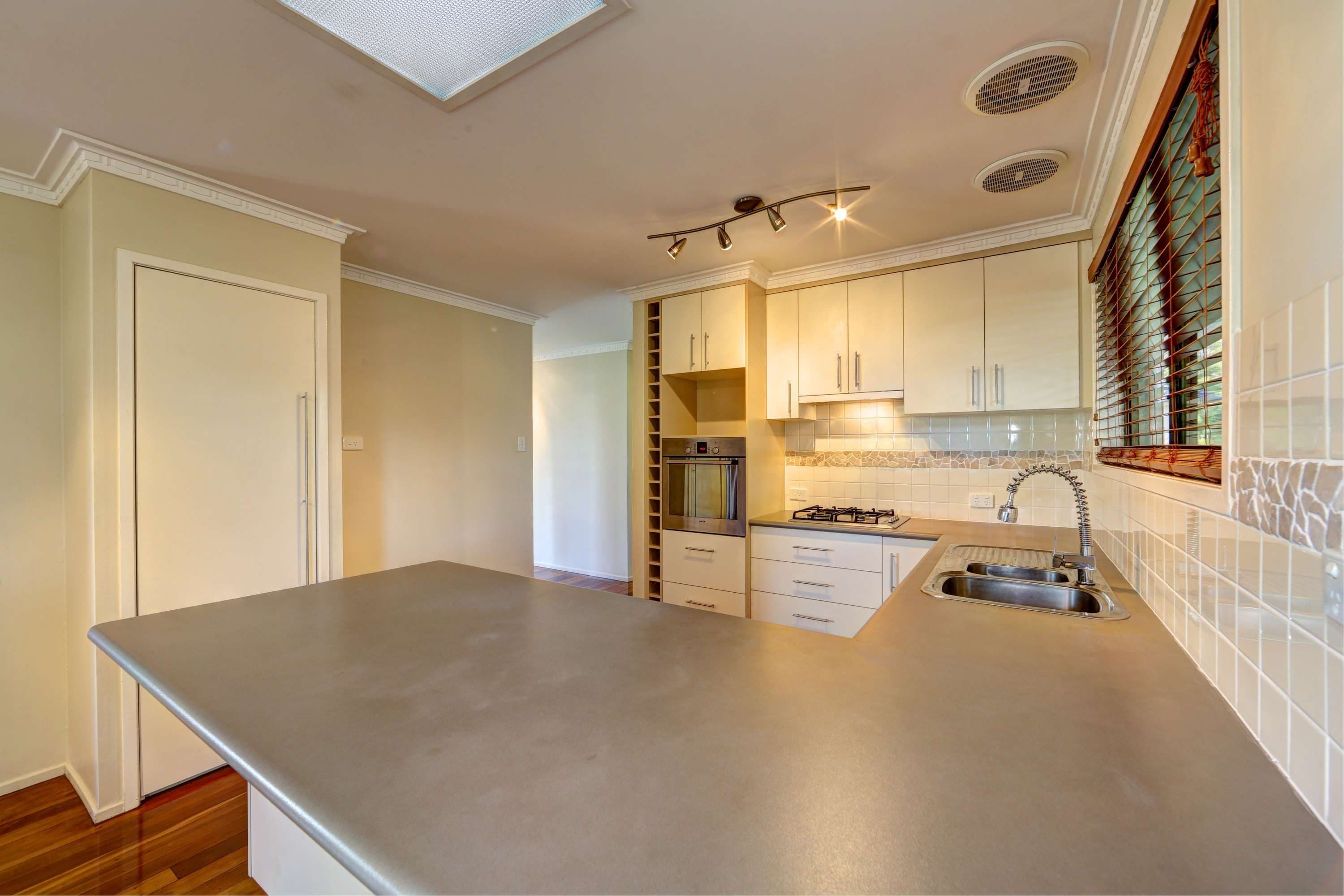 42A McNeilly Street, SVENSSON HEIGHTS QLD 4670, Svensson Heights - Thumbnail 6