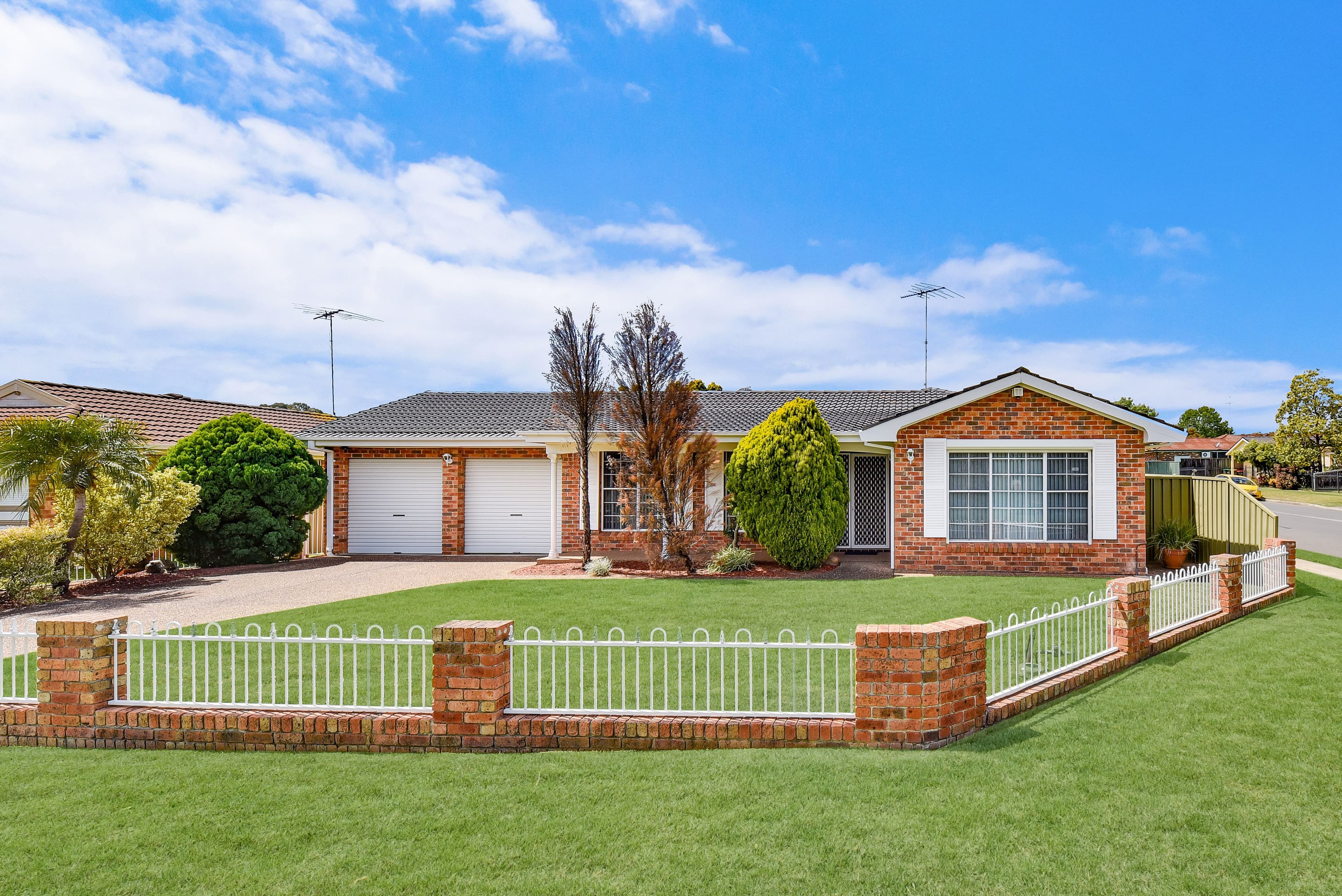54 Newtown Road, Glenfield - Image 1