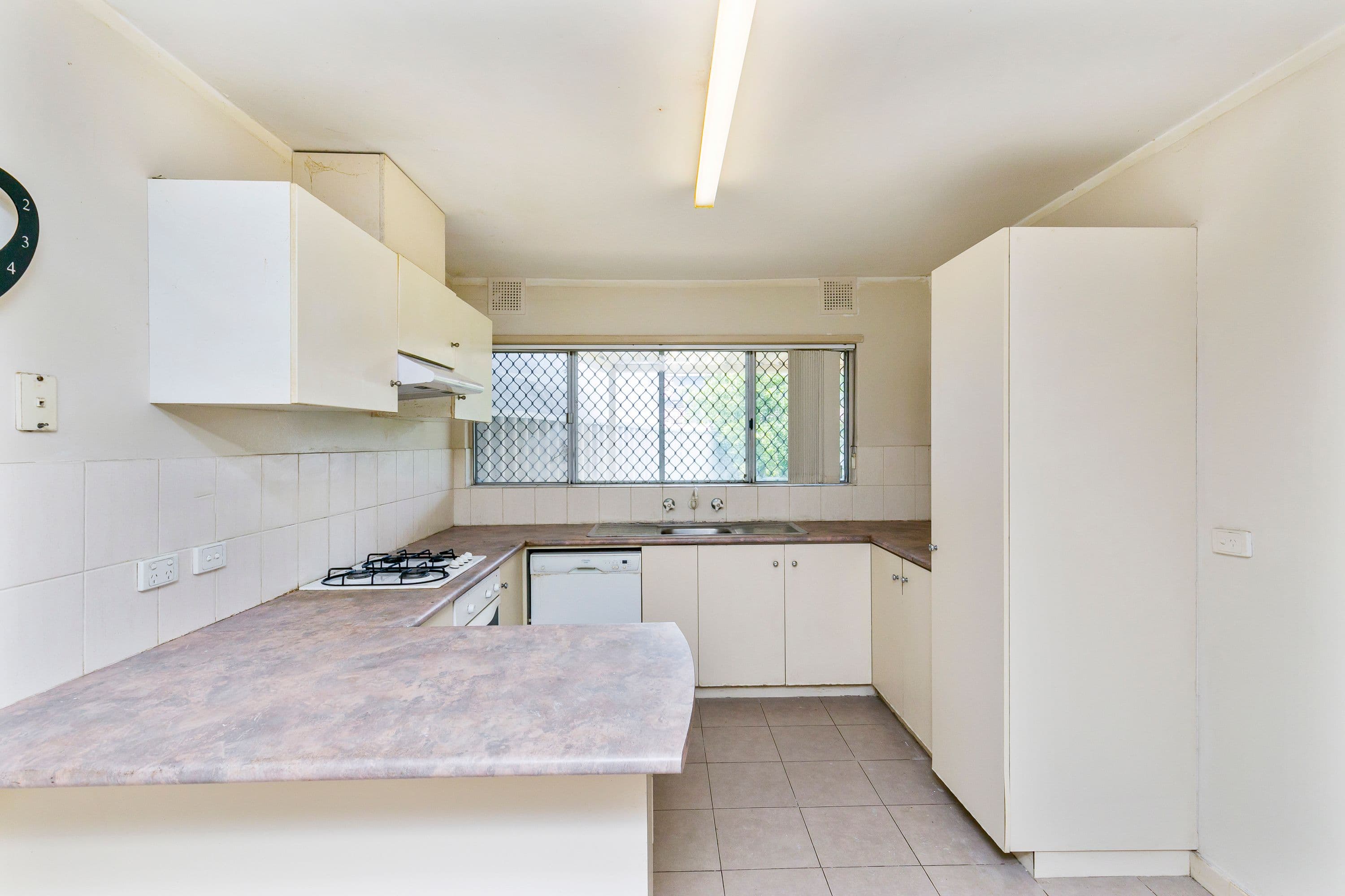 2 Hainsworth Avenue, Girrawheen WA 6064, Girrawheen - Thumbnail 8