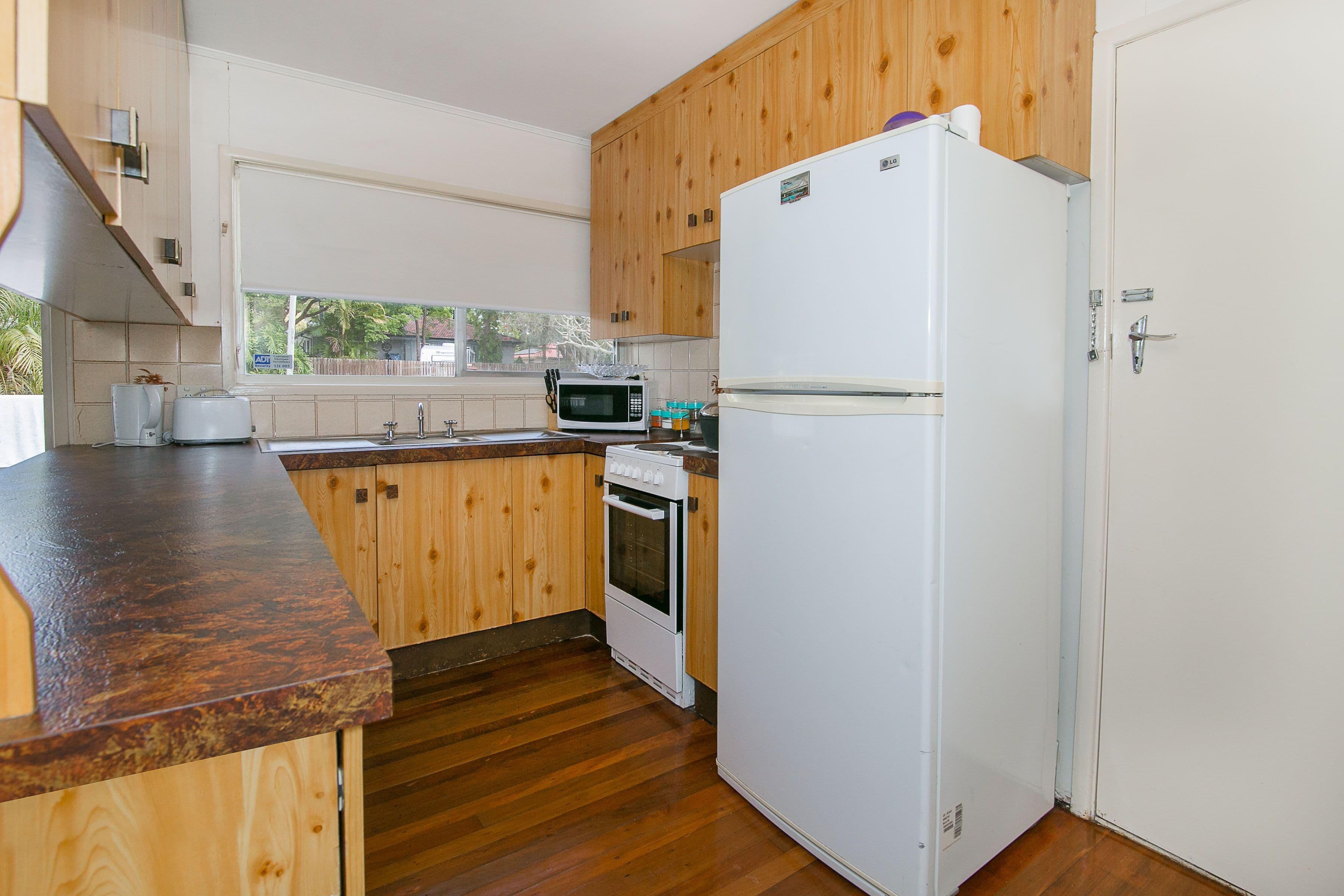 9 Edith Street, Kingston QLD 4114, Kingston - Thumbnail 3