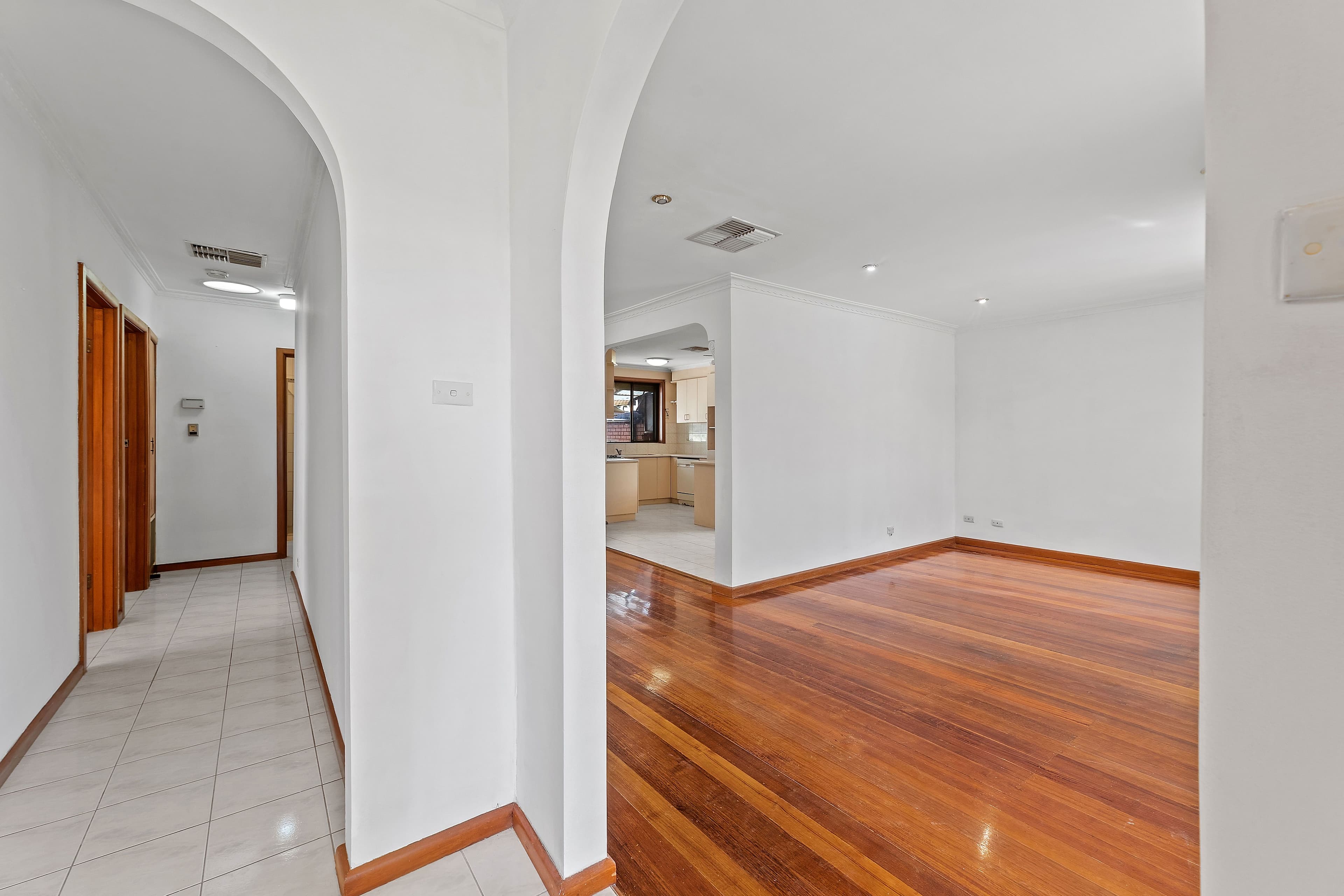 2 Northey Close, Thomastown VIC 3074, Thomastown - Thumbnail 2