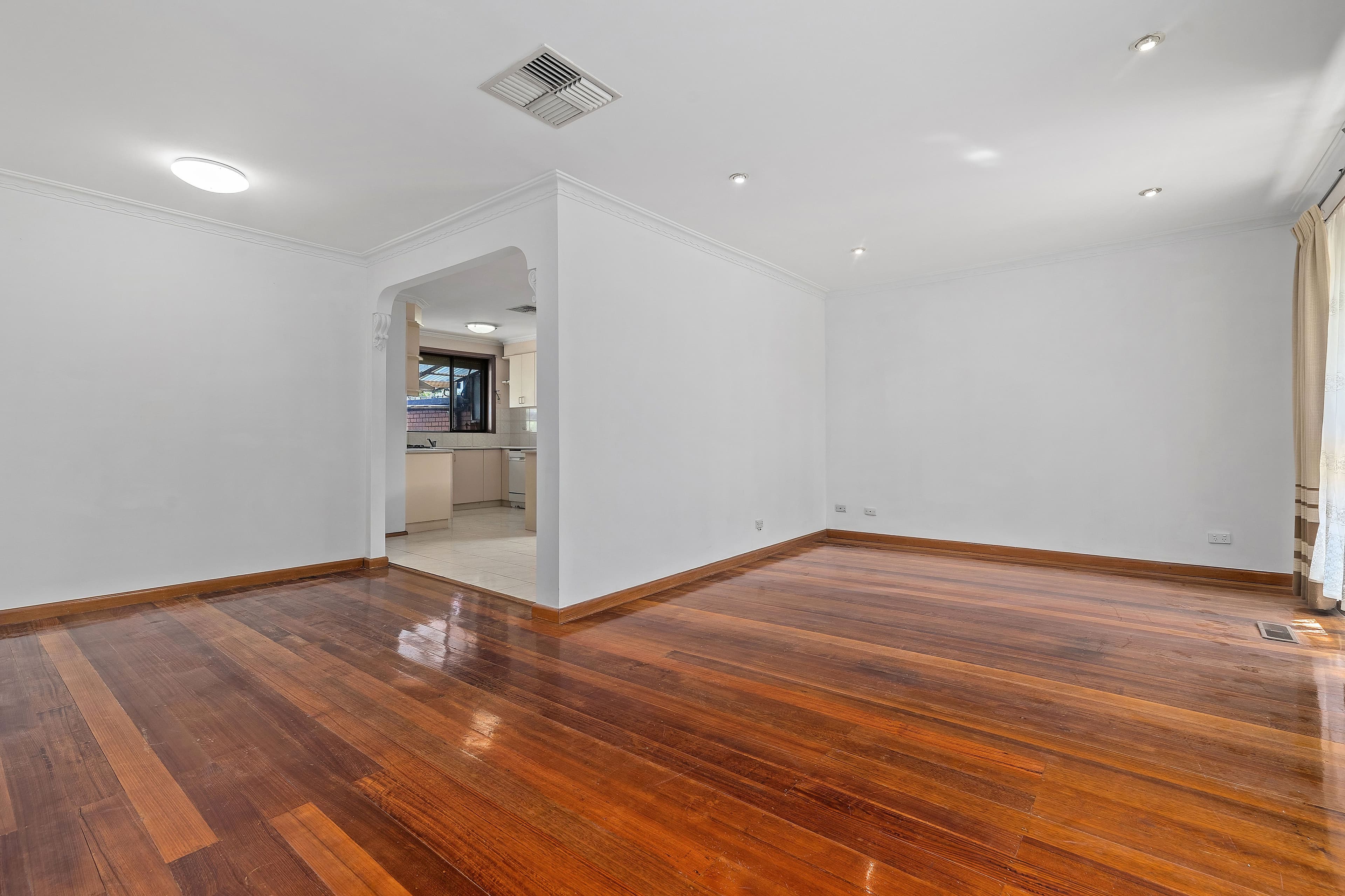 2 Northey Close, Thomastown VIC 3074, Thomastown - Thumbnail 4