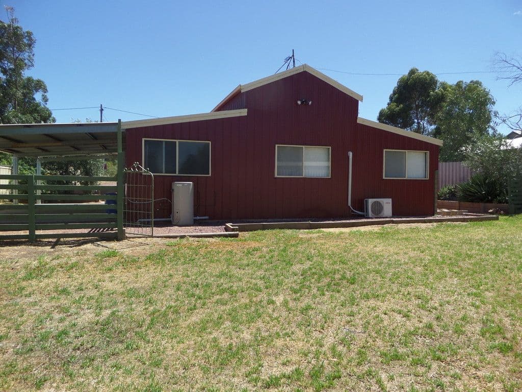18 Frank Street, Narrandera NSW 2700, Narrandera - Thumbnail 4