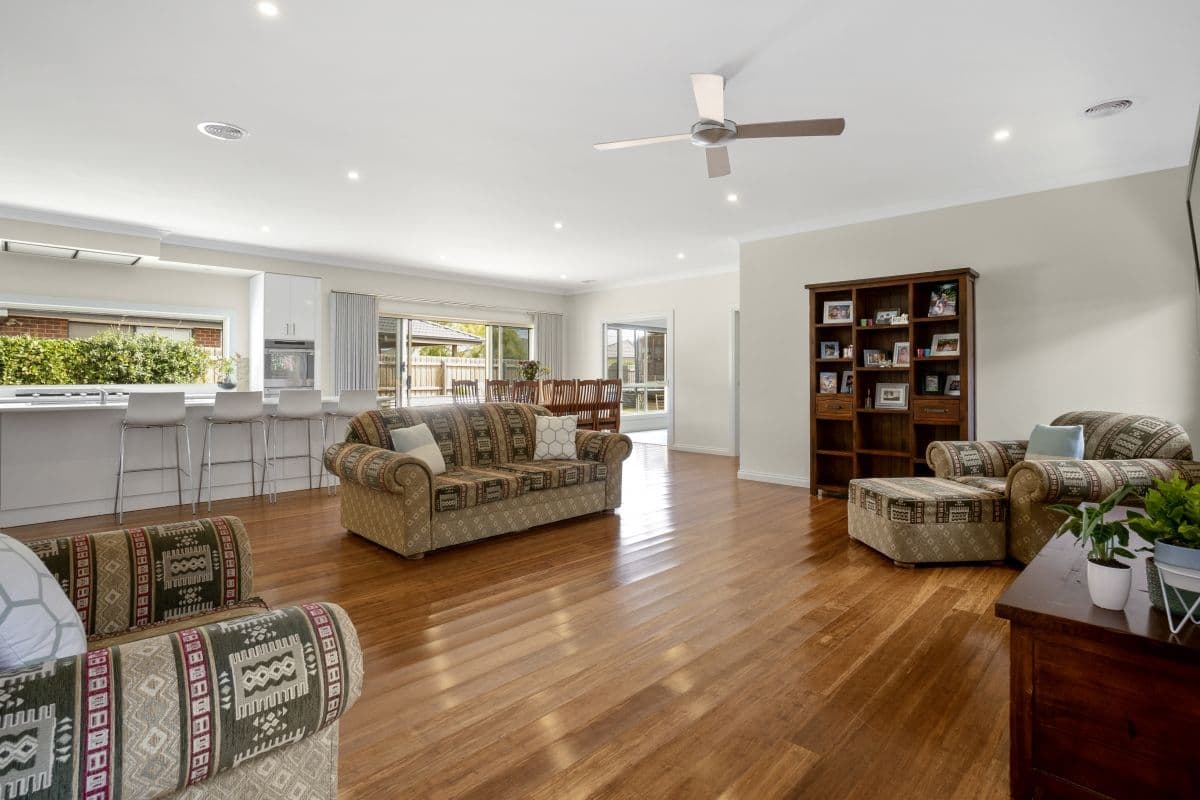 24 Charter Road, Werribee VIC 3030, Werribee - Thumbnail 2