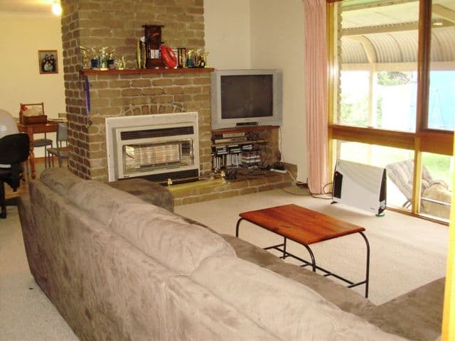 62 Clarke Street, KOROIT VIC 3282, Koroit - Thumbnail 3