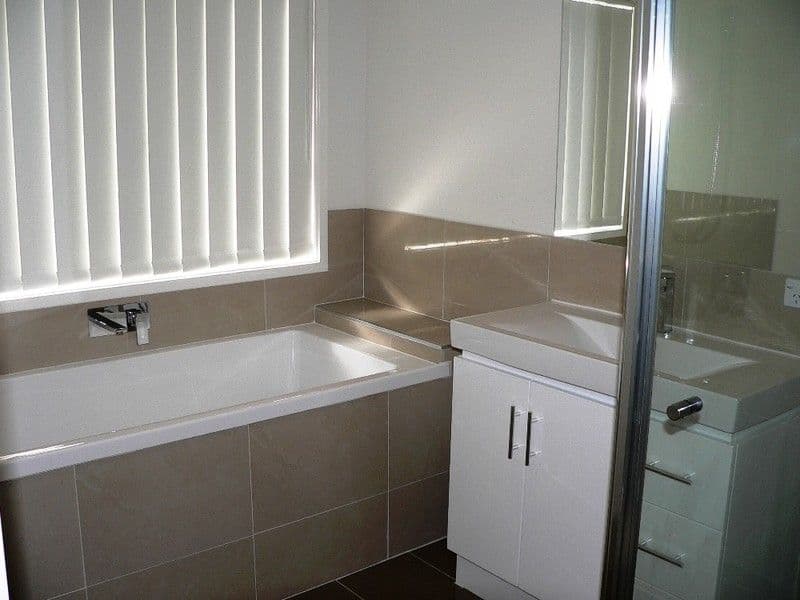 15 Greendragon Crescent, UPPER COOMERA QLD 4209, Upper Coomera - Thumbnail 7