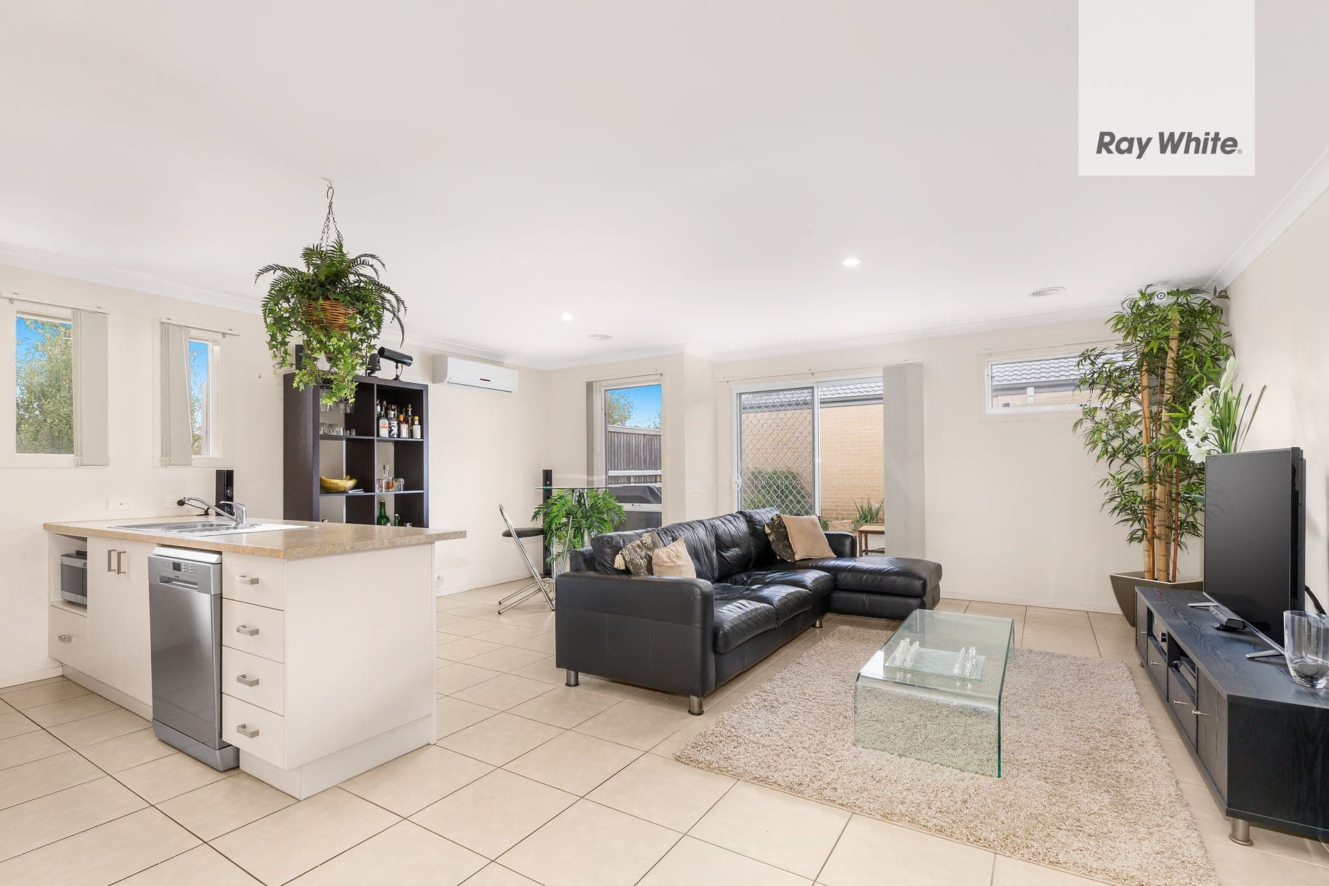20 Hillgrove Way, Mernda VIC 3754, Mernda - Thumbnail 3
