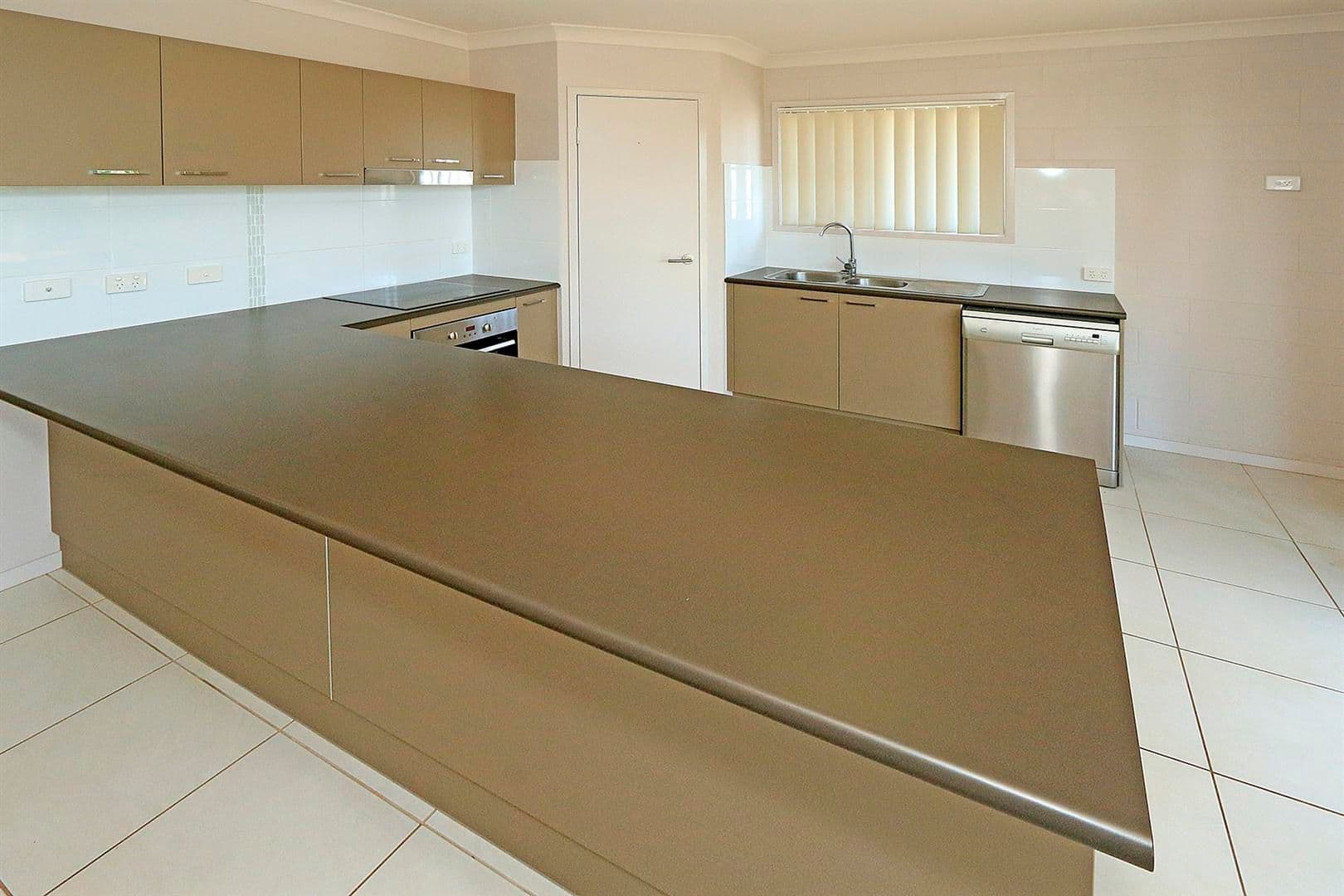 181 Lucas Street, Gracemere QLD 4702, Gracemere - Thumbnail 5