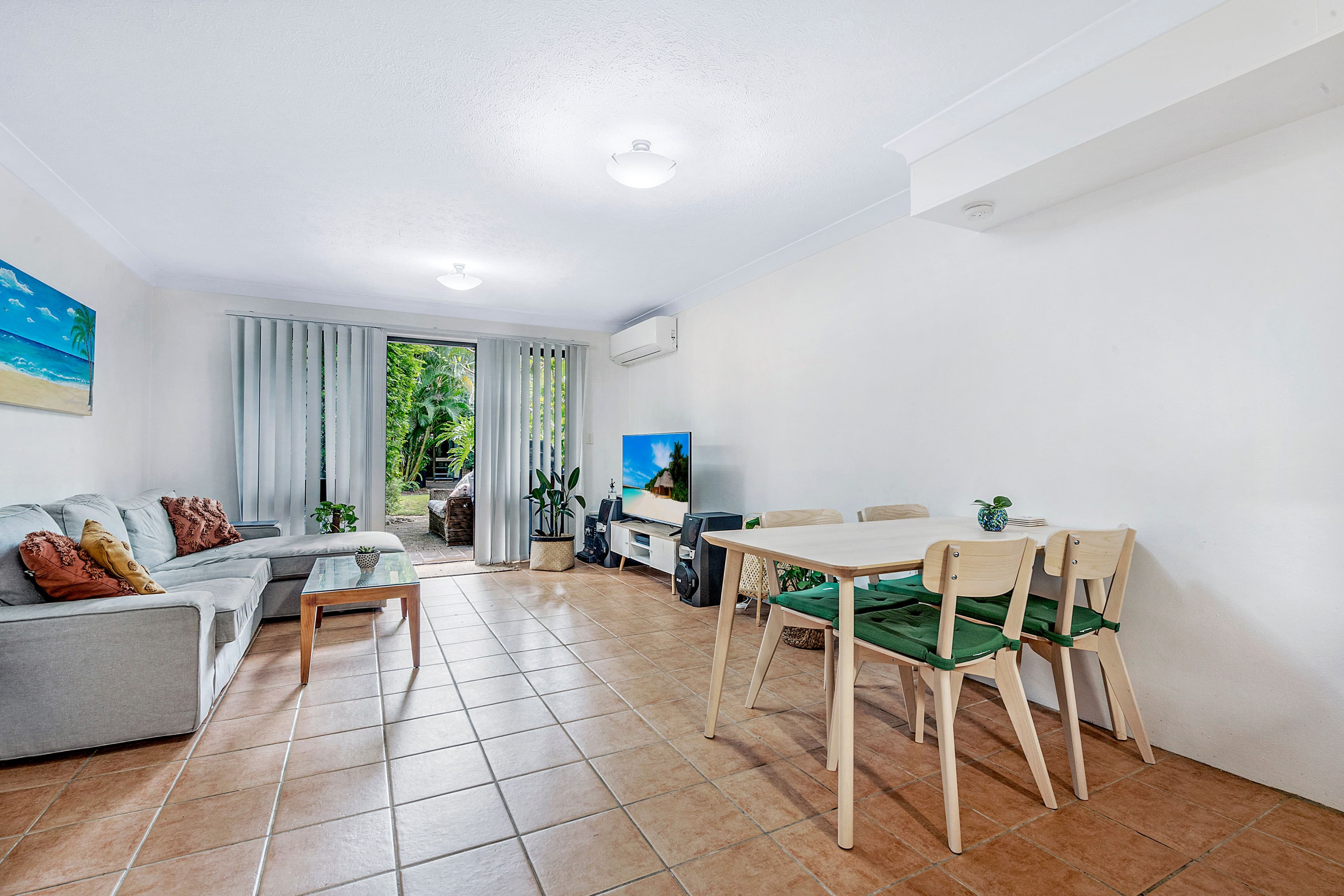 9 Jodie Court, Mermaid Waters QLD 4218, Mermaid Waters - Thumbnail 2
