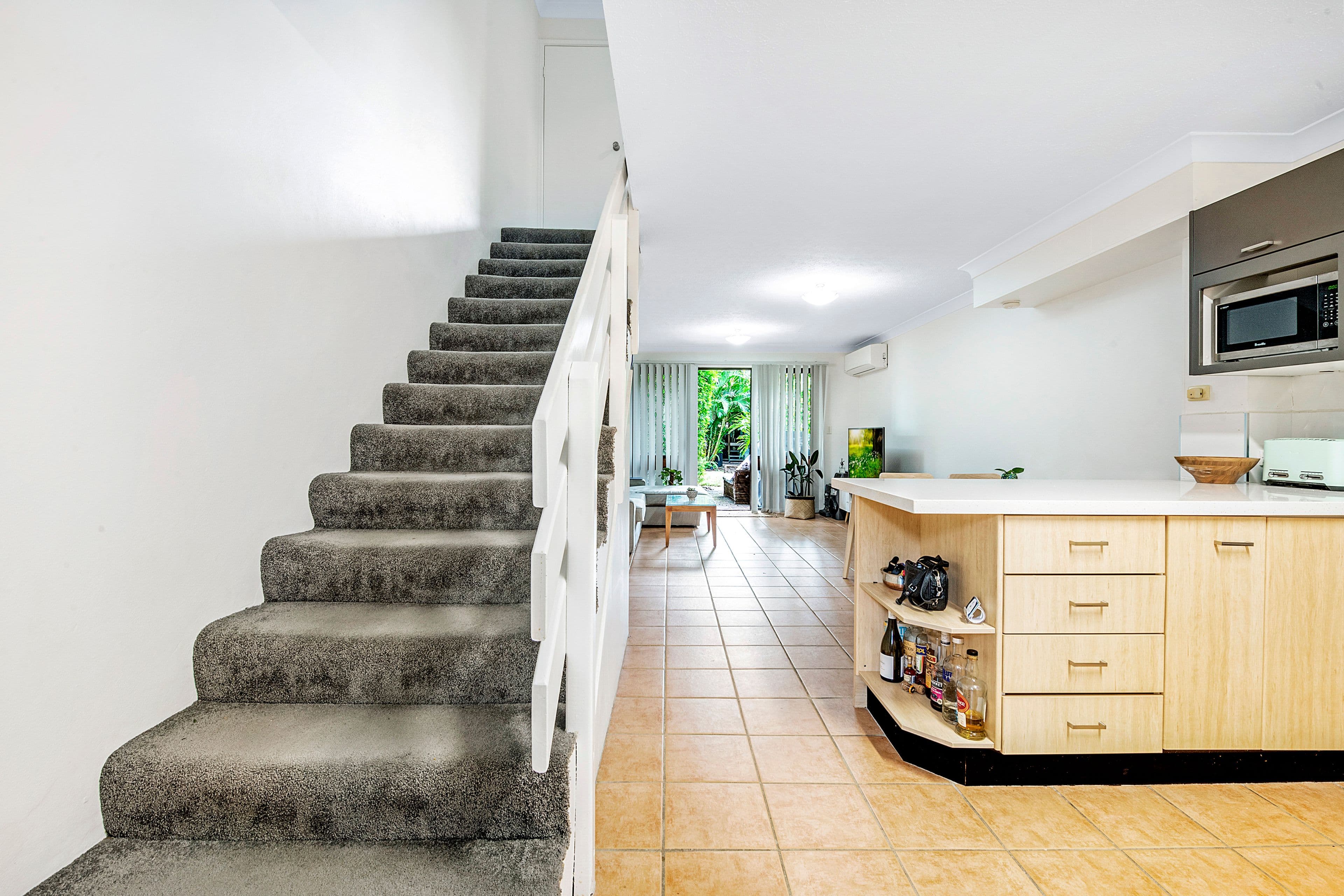 9 Jodie Court, Mermaid Waters QLD 4218, Mermaid Waters - Thumbnail 4
