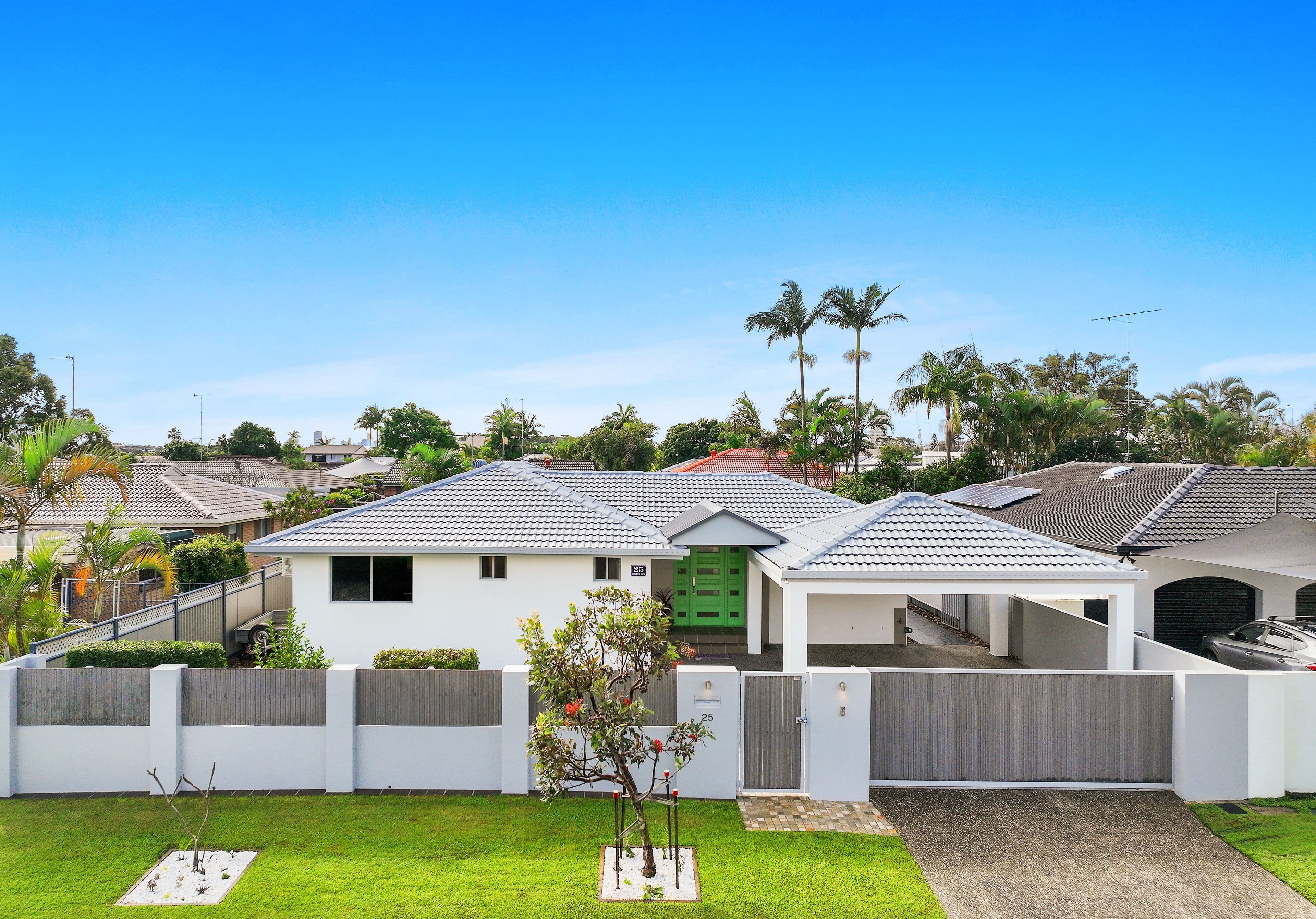 25 Dabchick Drive, Burleigh Waters QLD 4220, Burleigh Waters - Thumbnail 2