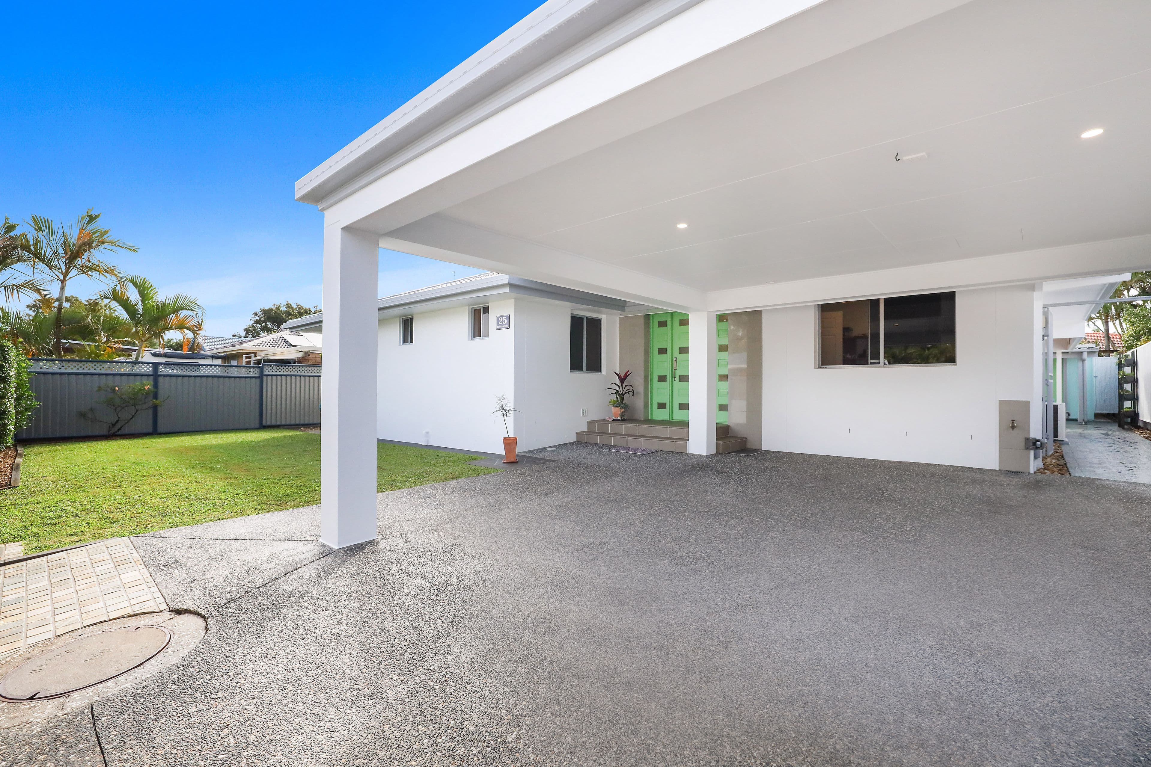 25 Dabchick Drive, Burleigh Waters QLD 4220, Burleigh Waters - Thumbnail 3