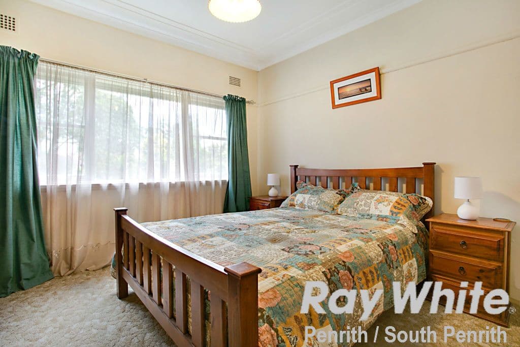 50 Elizabeth Crescent, Kingswood - Thumbnail 6