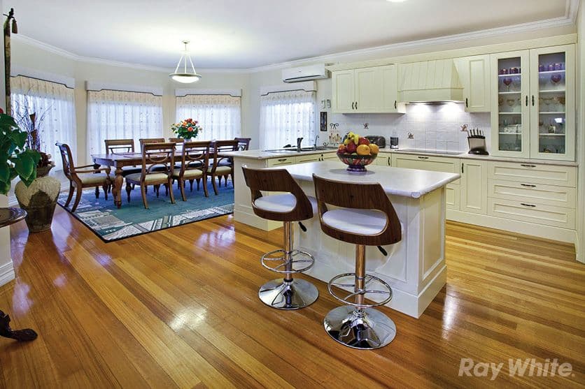 53 Lawson Way, ENDEAVOUR HILLS VIC 3802, Endeavour Hills - Thumbnail 2