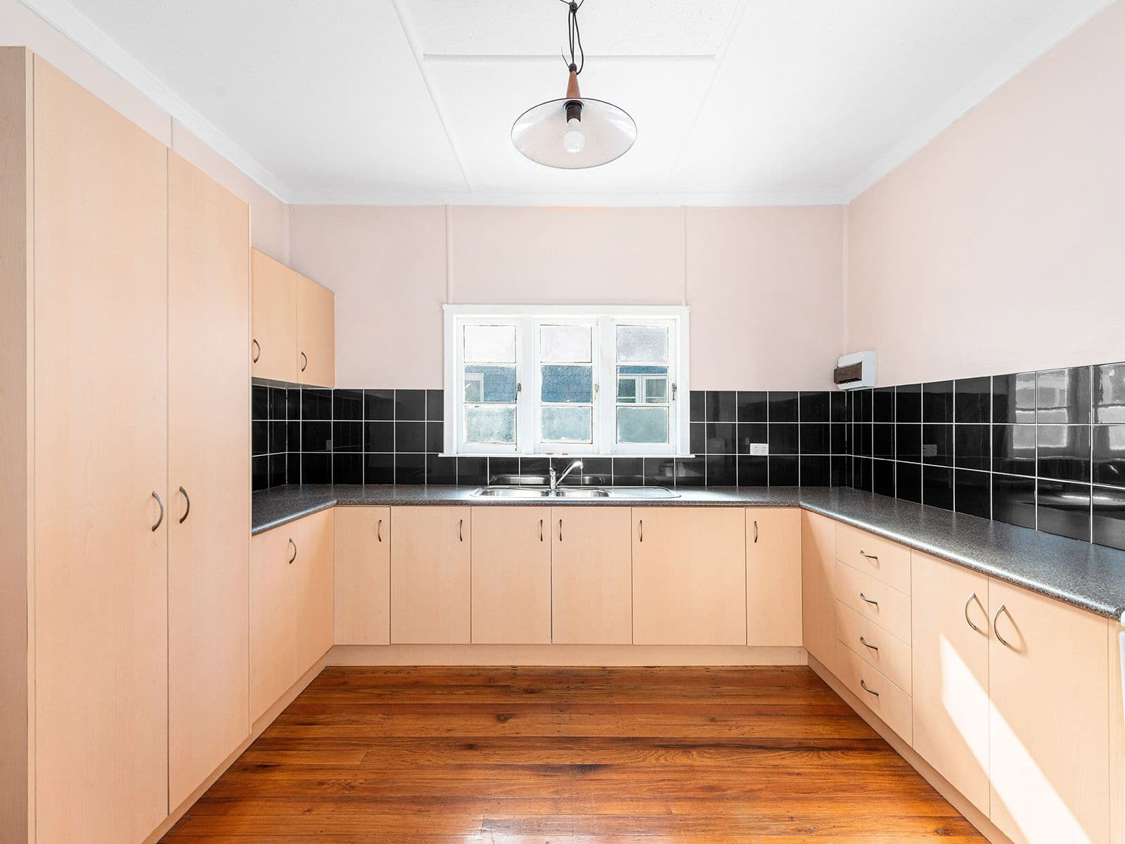 251 Earnshaw Road, Northgate QLD 4013, Northgate - Thumbnail 3