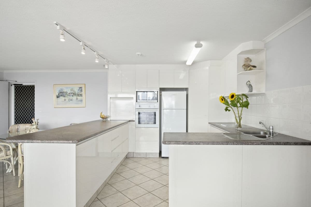 54 Hooker Boulevard, Mermaid Waters QLD 4218, Mermaid Waters - Thumbnail 3
