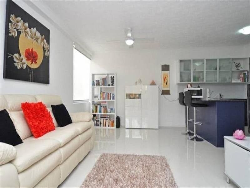 414 Marine Parade, Biggera Waters QLD 4216, Biggera Waters - Thumbnail 3