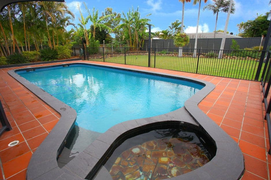 5 Mcilwraith Avenue, SORRENTO QLD 4217, Sorrento - Thumbnail 3