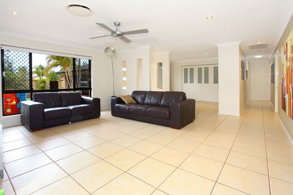 5 Mcilwraith Avenue, SORRENTO QLD 4217, Sorrento - Thumbnail 4