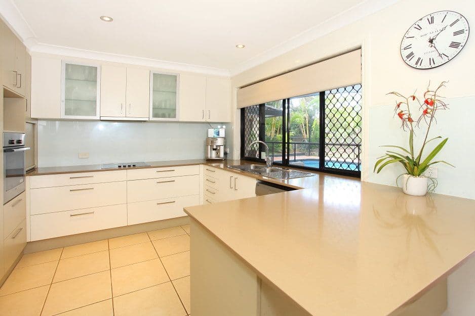 5 Mcilwraith Avenue, SORRENTO QLD 4217, Sorrento - Thumbnail 5