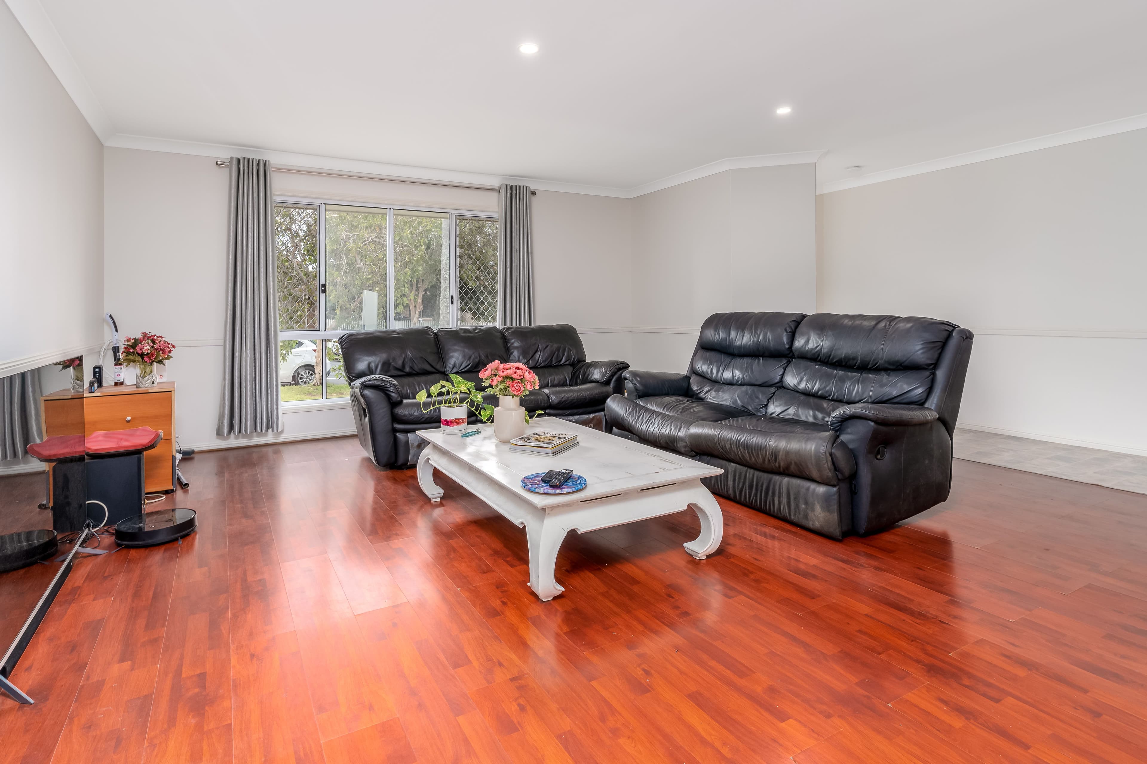 855 Wembley Road, Browns Plains QLD 4118, Browns Plains - Thumbnail 2