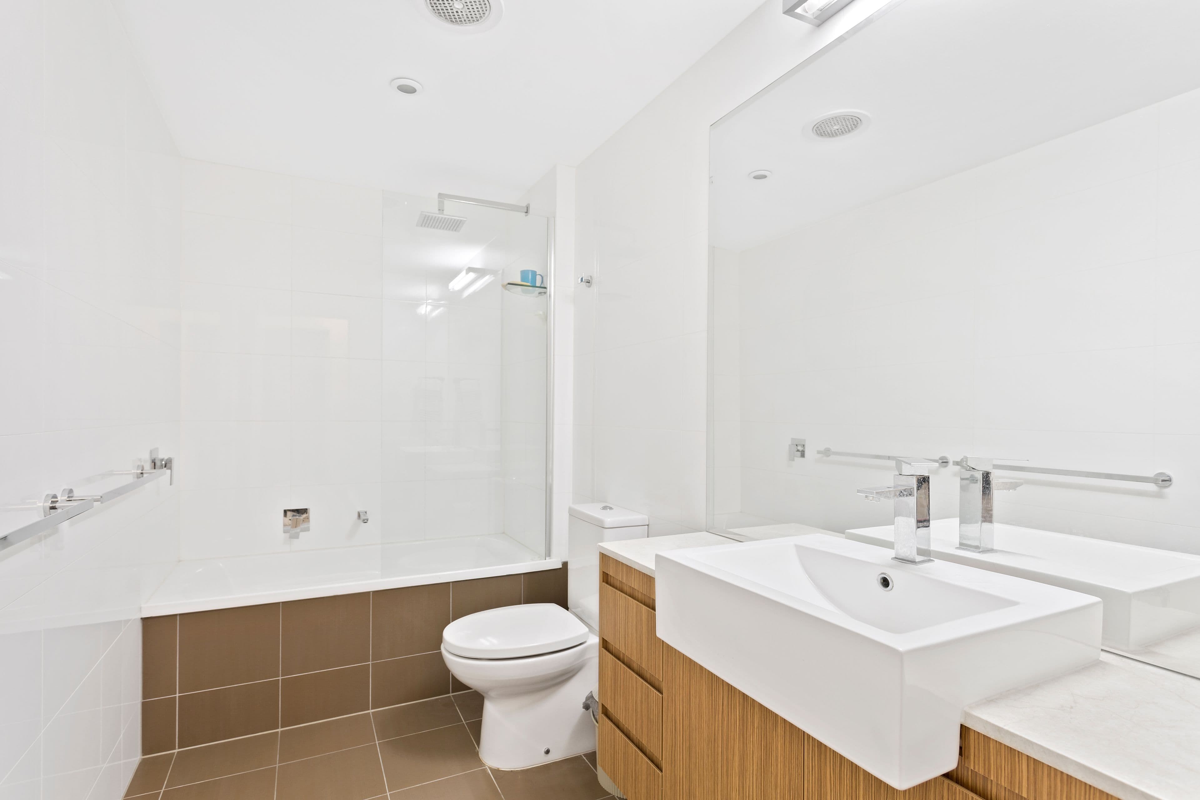 9 Moores Crescent, Varsity Lakes QLD 4227, Varsity Lakes - Thumbnail 6