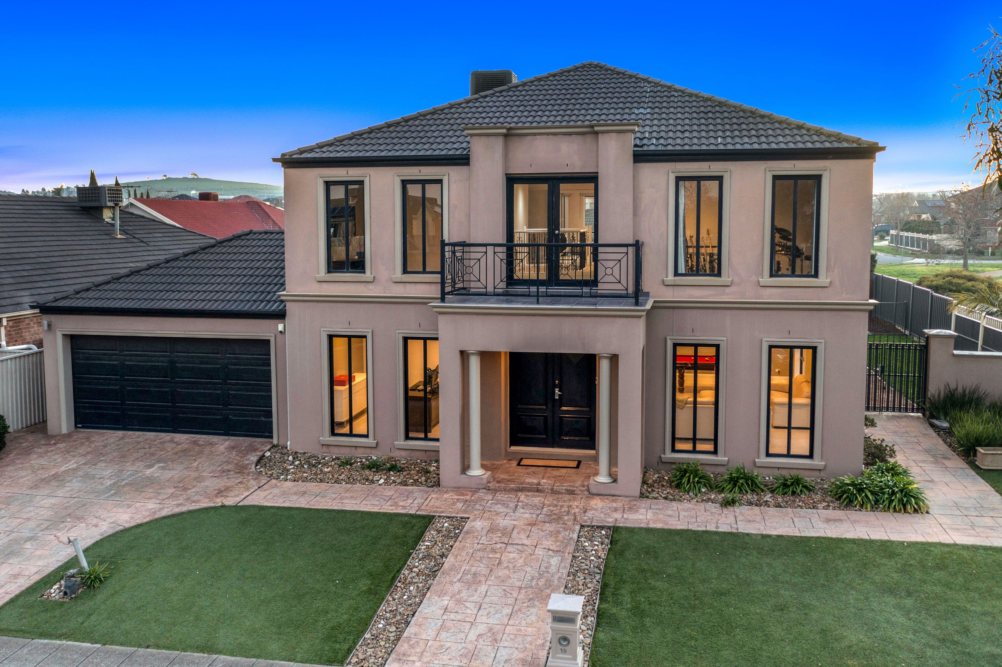 19 Tuscorora Green, Craigieburn VIC 3064, Craigieburn - Thumbnail 2