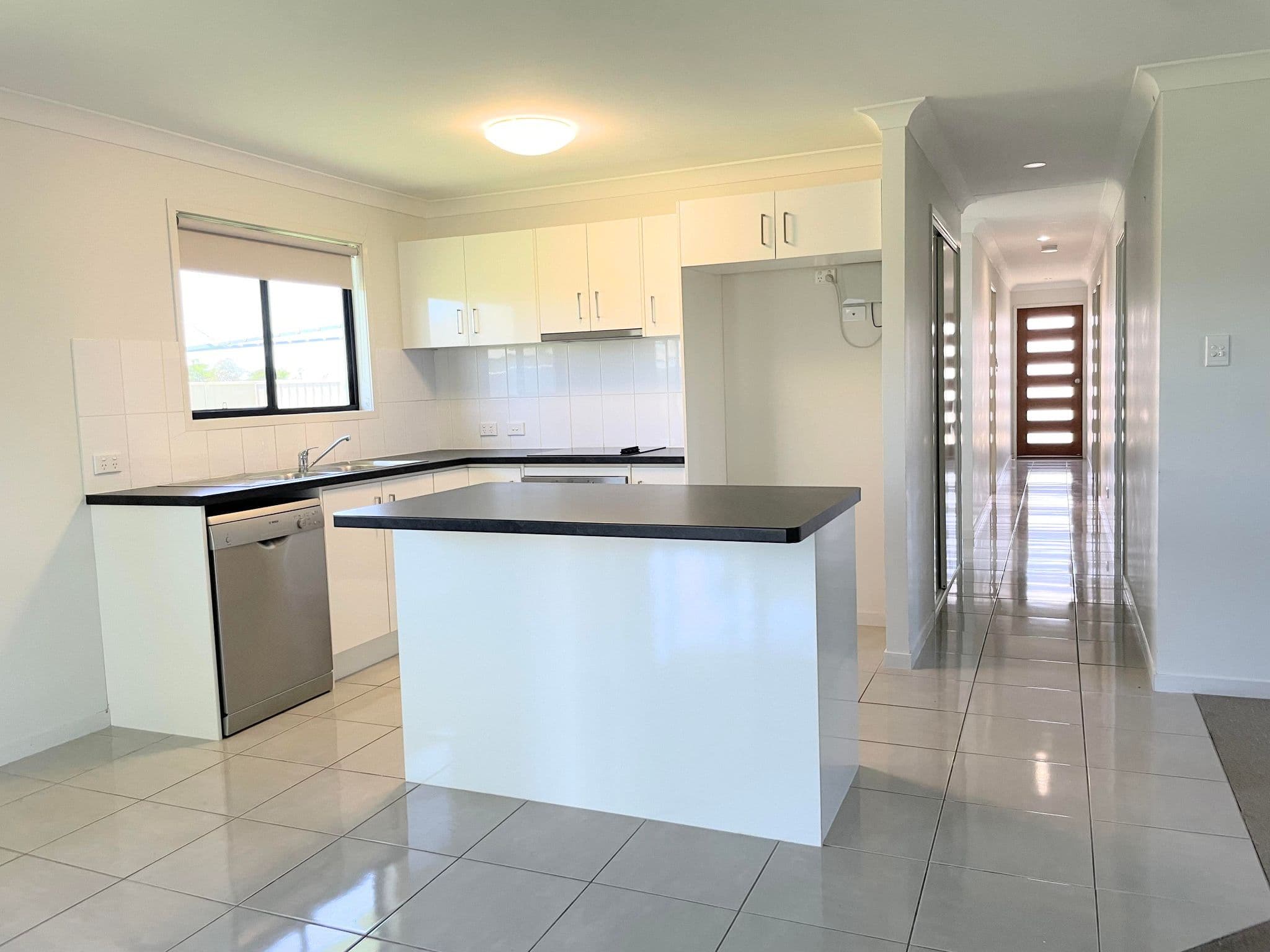 15 Easton Street, Emerald QLD 4720, Emerald - Thumbnail 2