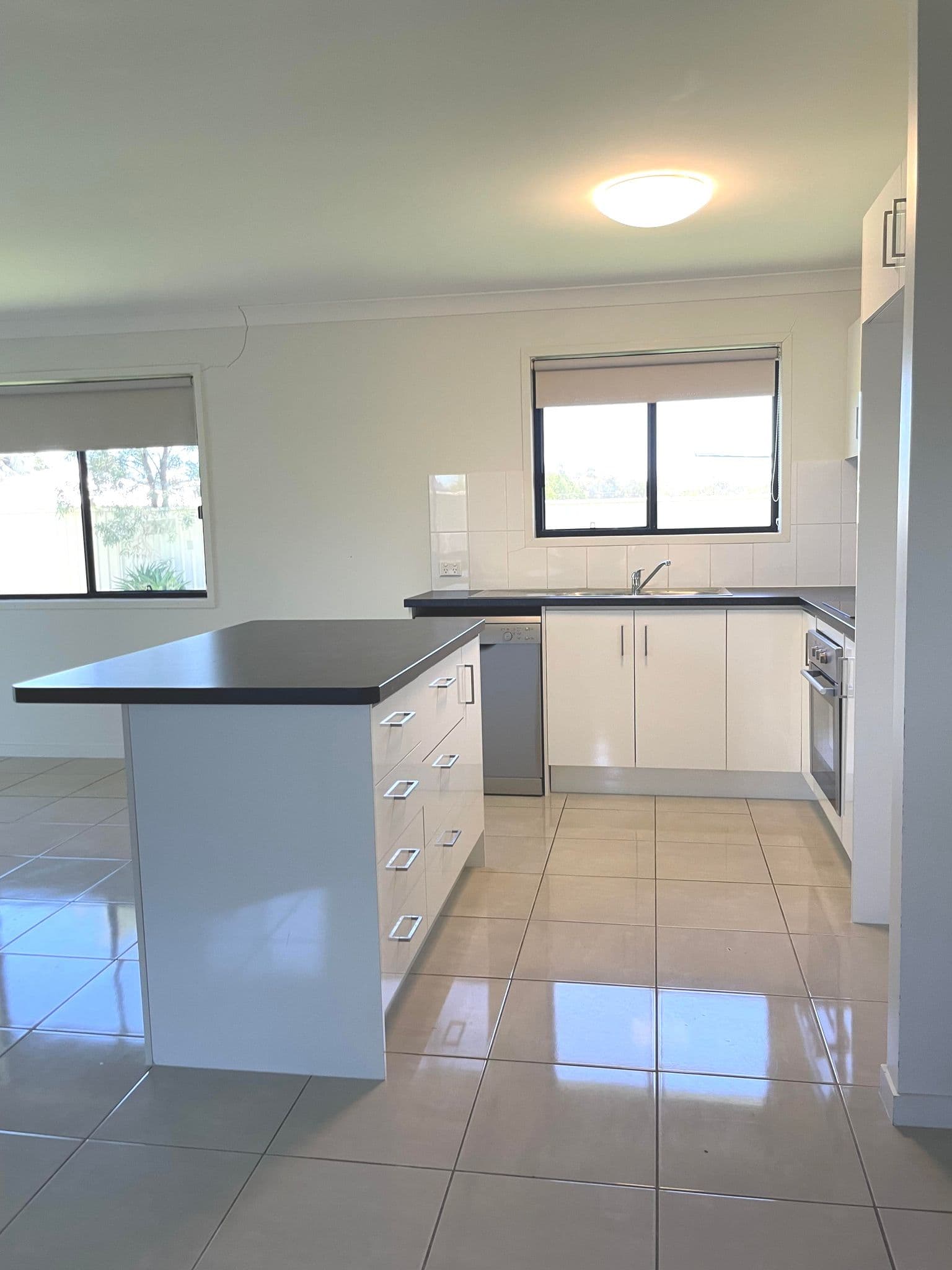 15 Easton Street, Emerald QLD 4720, Emerald - Thumbnail 3