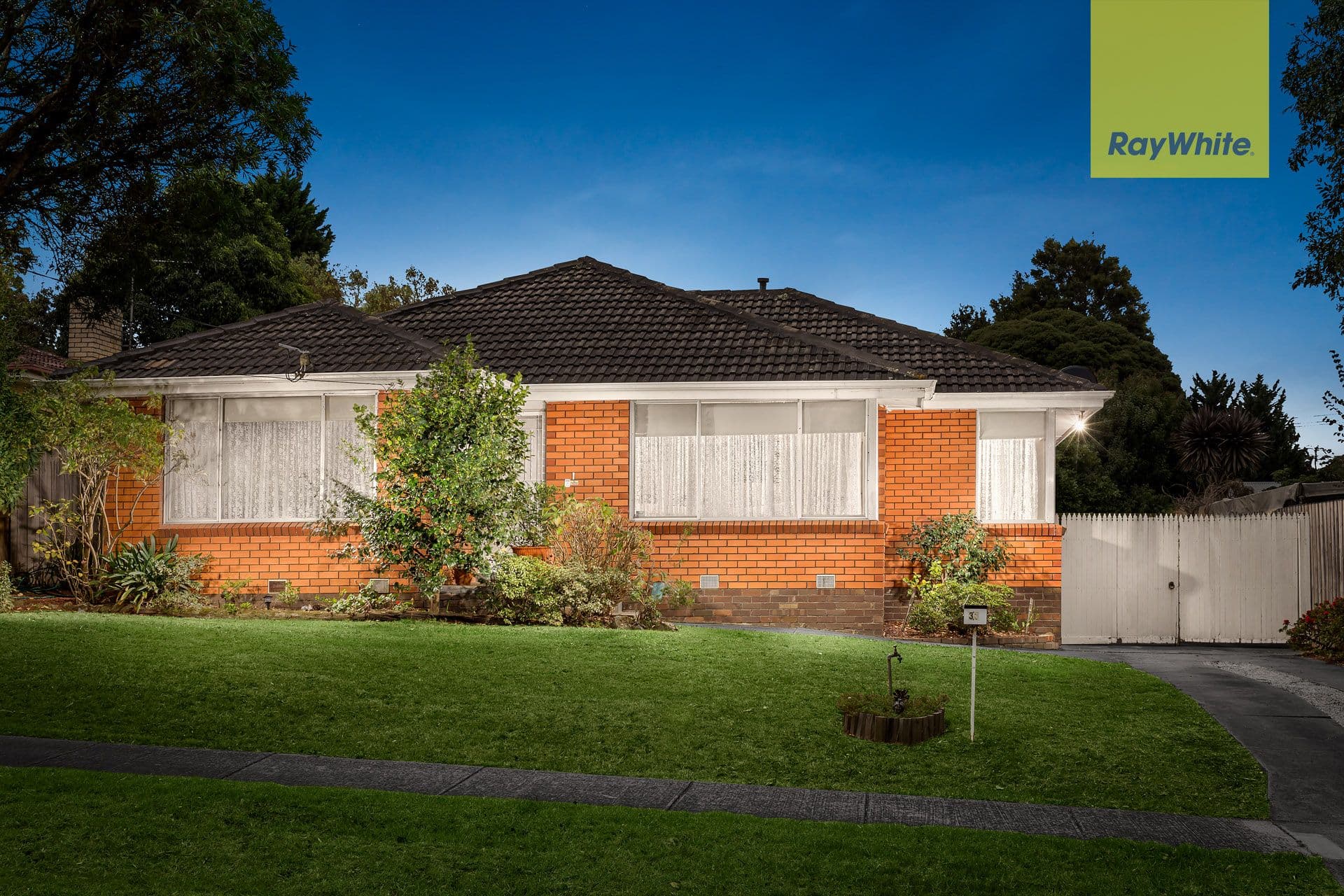 33 Arbroath Road, Wantirna South VIC 3152, Wantirna South - Image 1