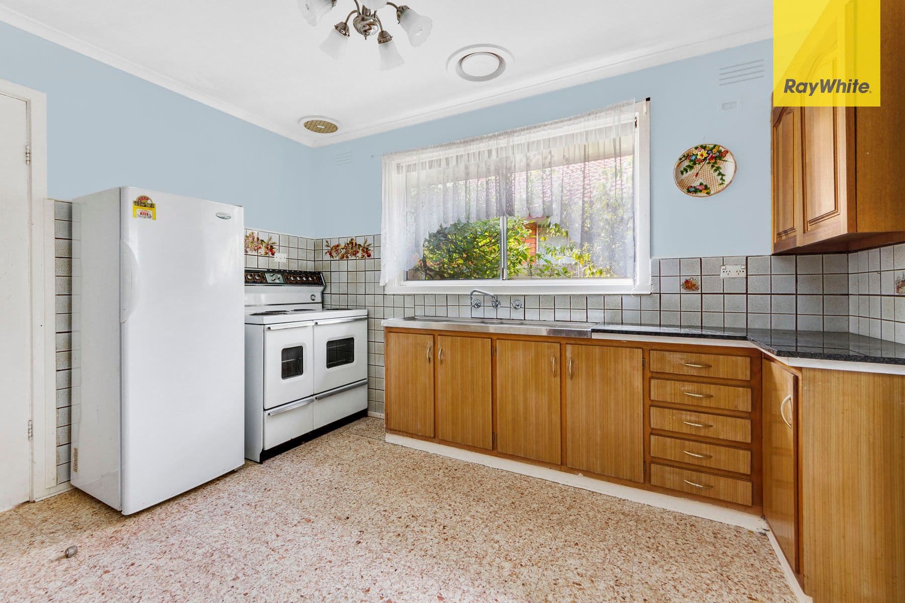 41 Glyndon Avenue, St Albans VIC 3021, St Albans - Thumbnail 4