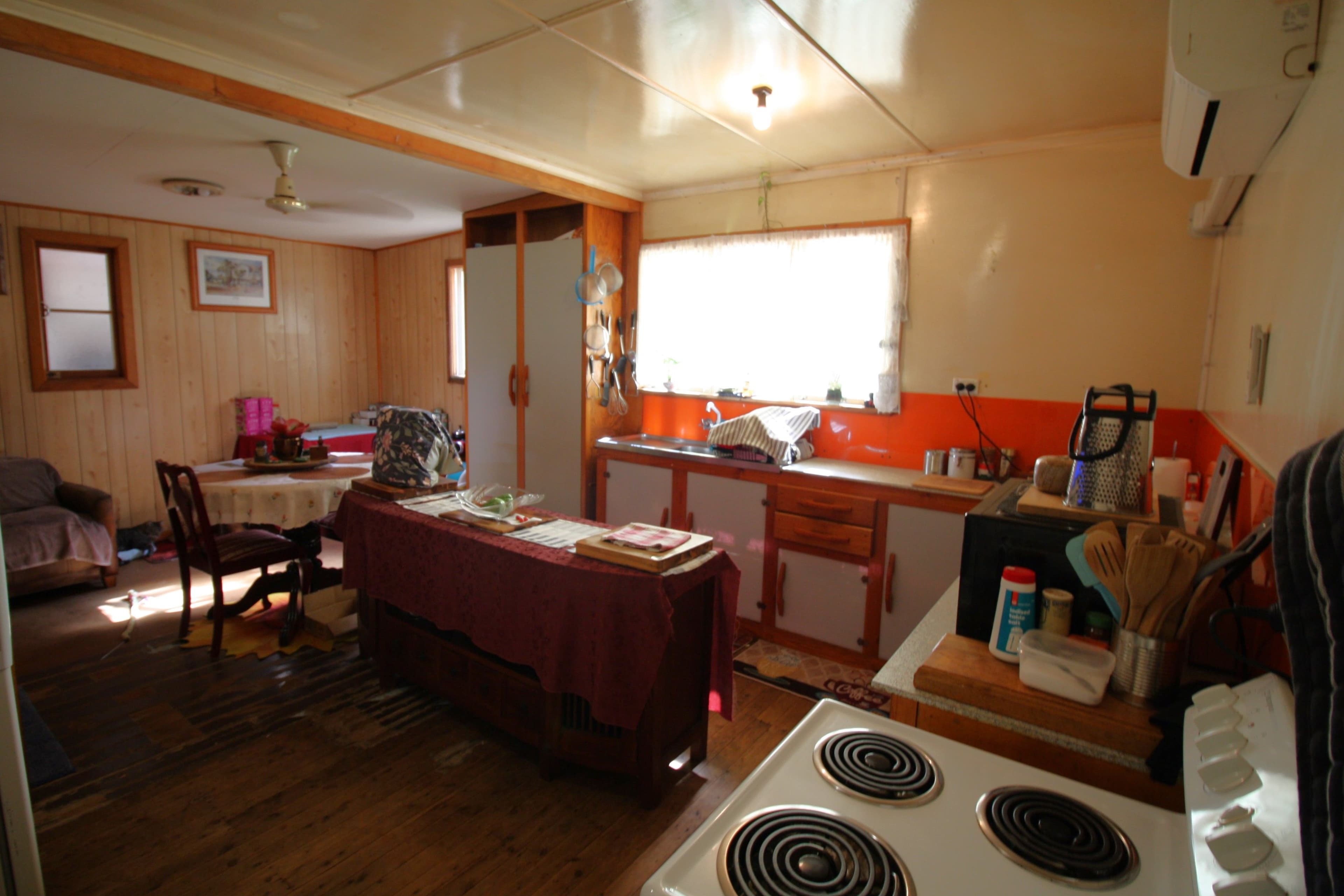 22 Mackay Street, Pentland QLD 4816, Pentland - Thumbnail 2