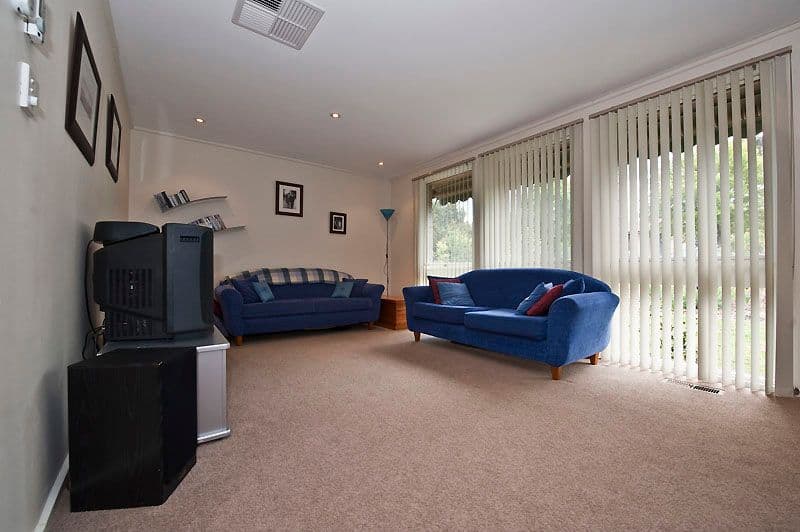 15 Shenton Crescent, STIRLING ACT 2611, Stirling - Thumbnail 2