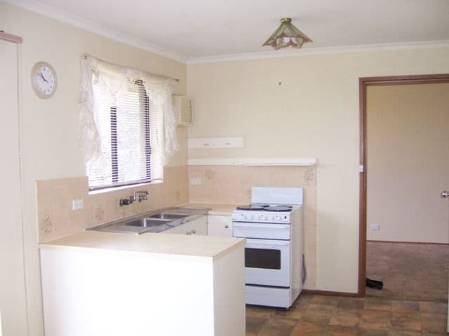 21 Dumas Street, MOUNT BARKER SA 5251, Mount Barker - Thumbnail 2